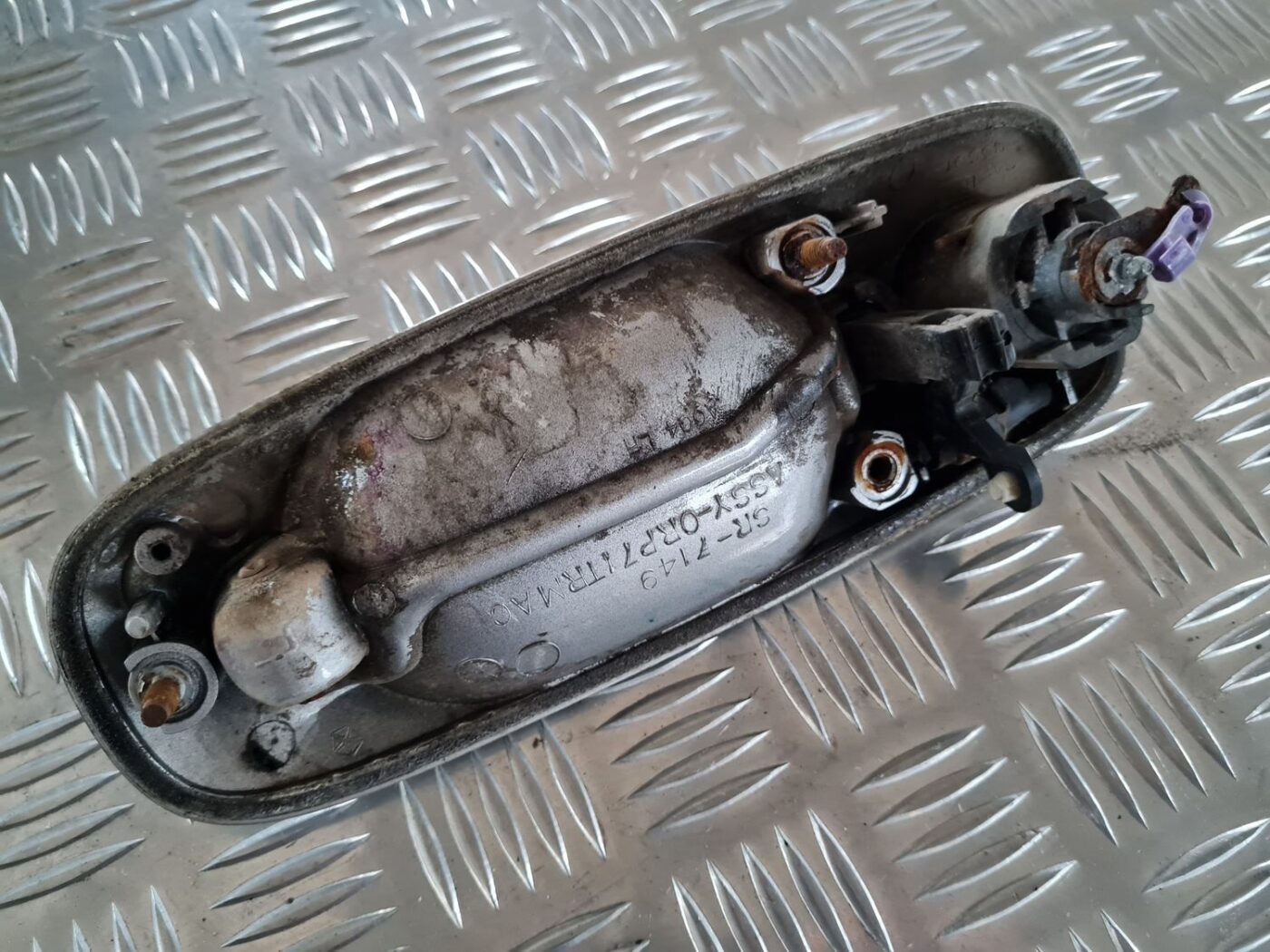 Priekšējāis kreisais durvju rokturis priekš CHRYSLER VOYAGER 2006 4 Priekšējāis kreisais durvju rokturis priekš CHRYSLER VOYAGER 2006