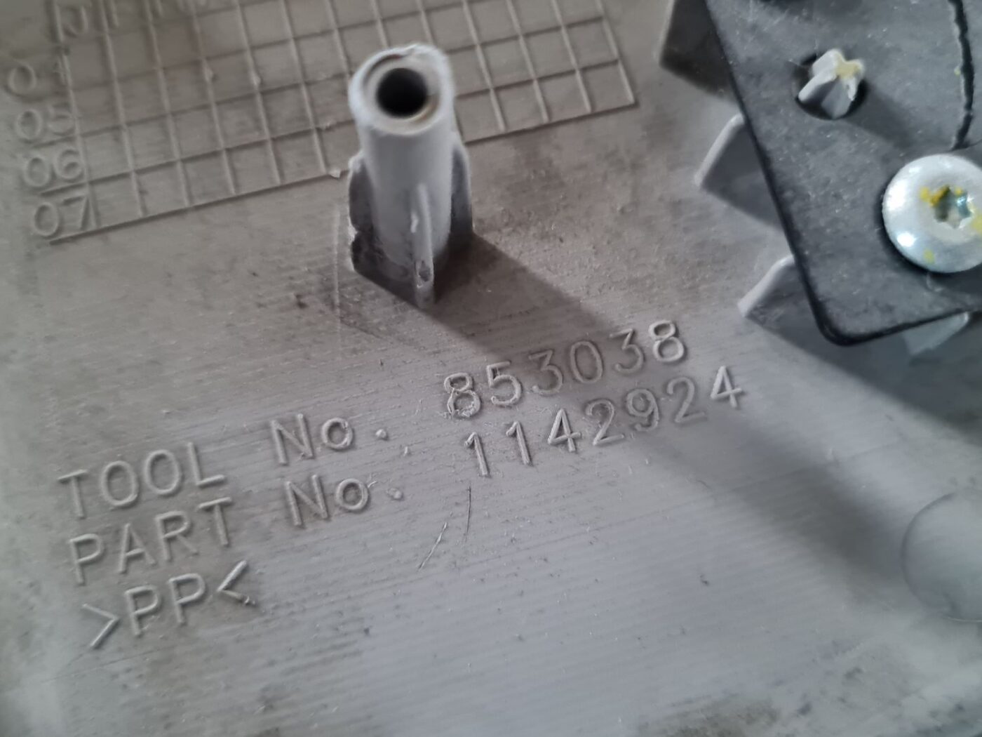 Aizmugurējā vidēja drošības josta priekš CHRYSLER VOYAGER 2006 6 Aizmugurējā vidēja drošības josta priekš CHRYSLER VOYAGER 2006