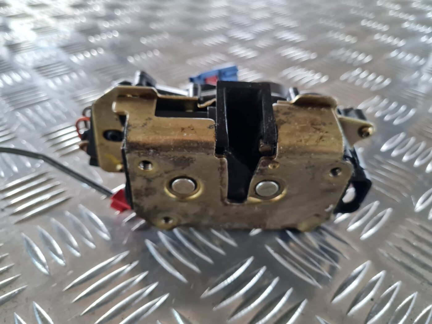 Bagāžnieka vāka slēdzene priekš CHRYSLER VOYAGER 2006 5 Bagāžnieka vāka slēdzene priekš CHRYSLER VOYAGER 2006