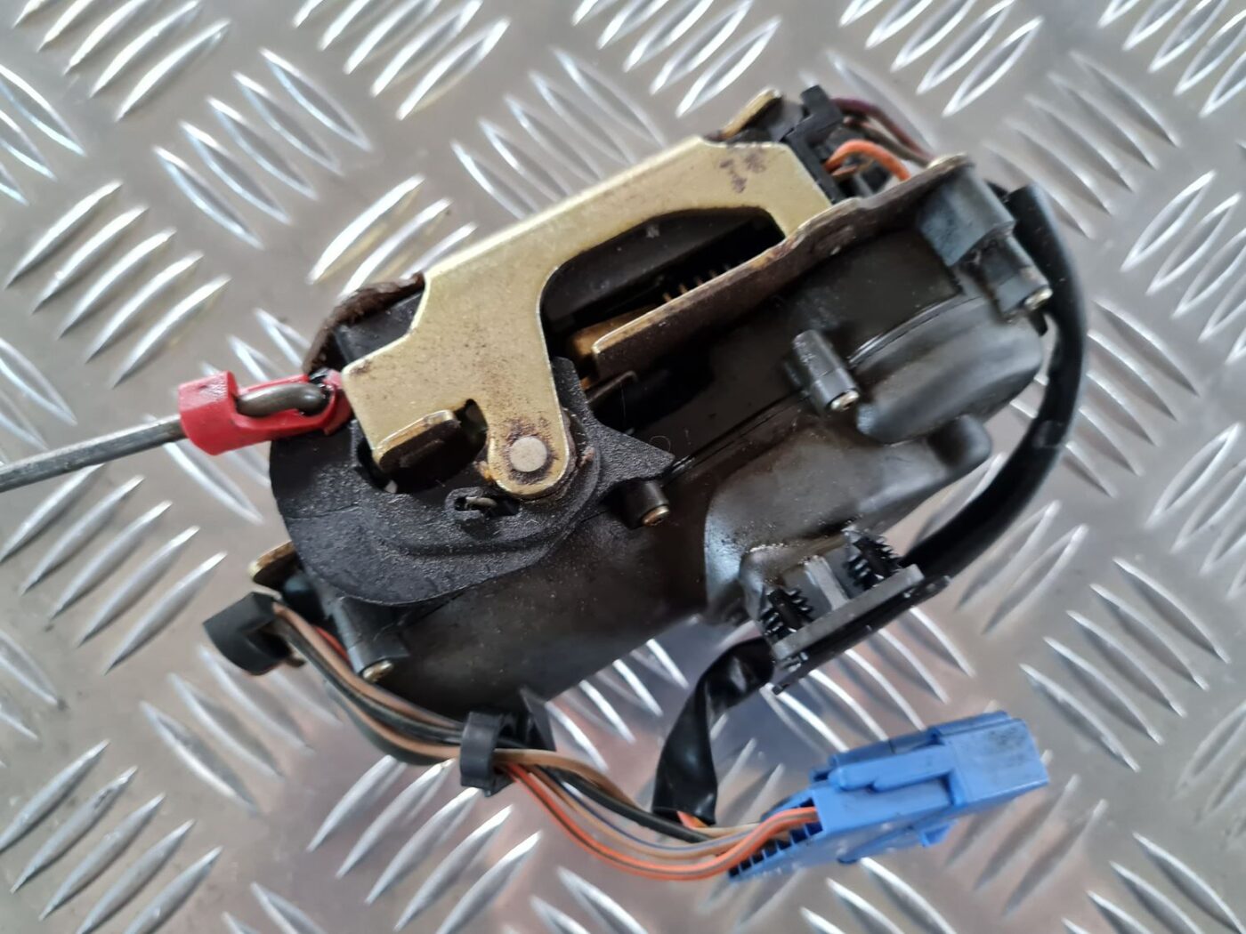 Bagāžnieka vāka slēdzene priekš CHRYSLER VOYAGER 2006 4 Bagāžnieka vāka slēdzene priekš CHRYSLER VOYAGER 2006