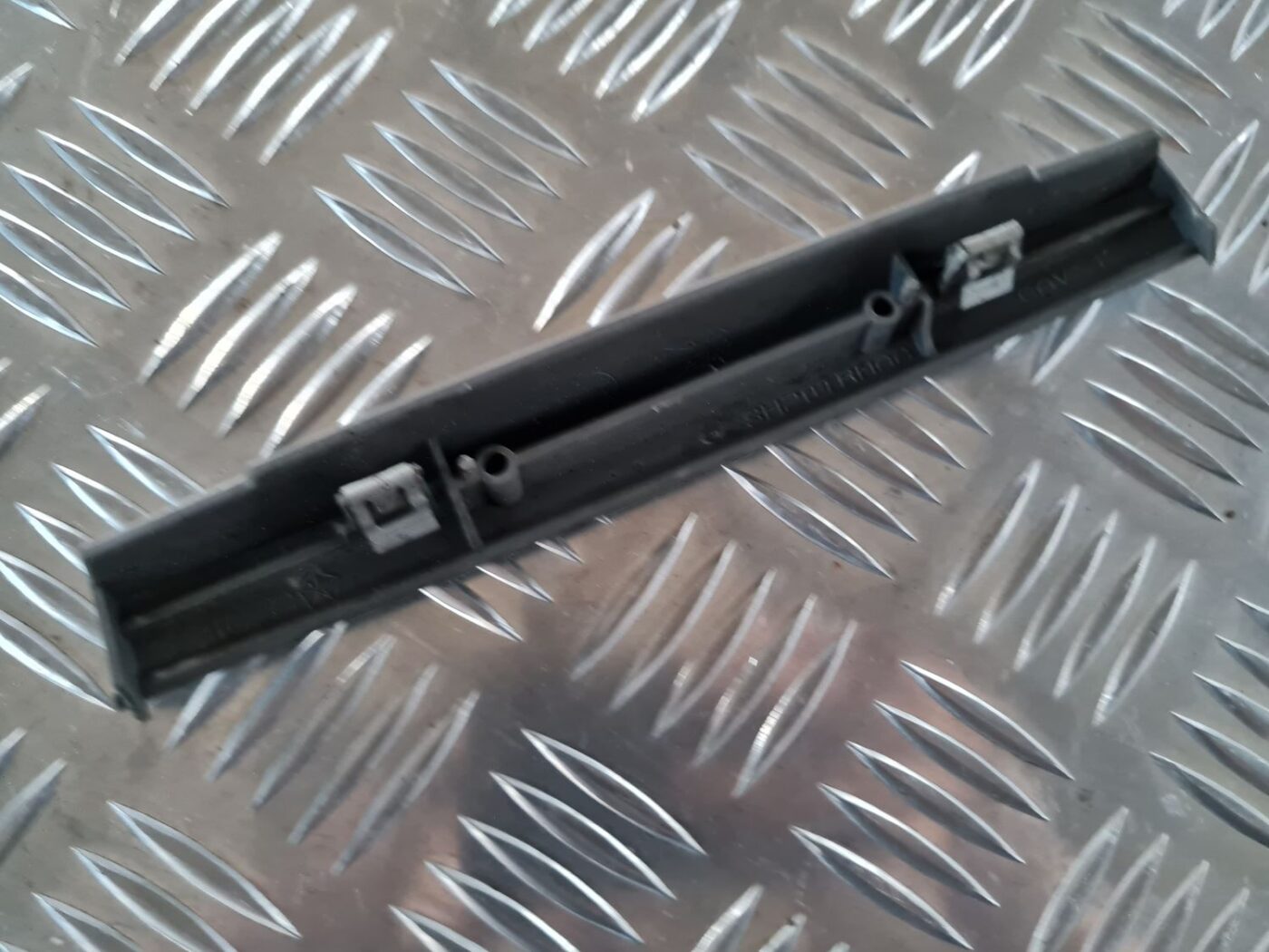 Salona apdares uzlika priekš CHRYSLER VOYAGER 2006 2 Salona apdares uzlika priekš CHRYSLER VOYAGER 2006