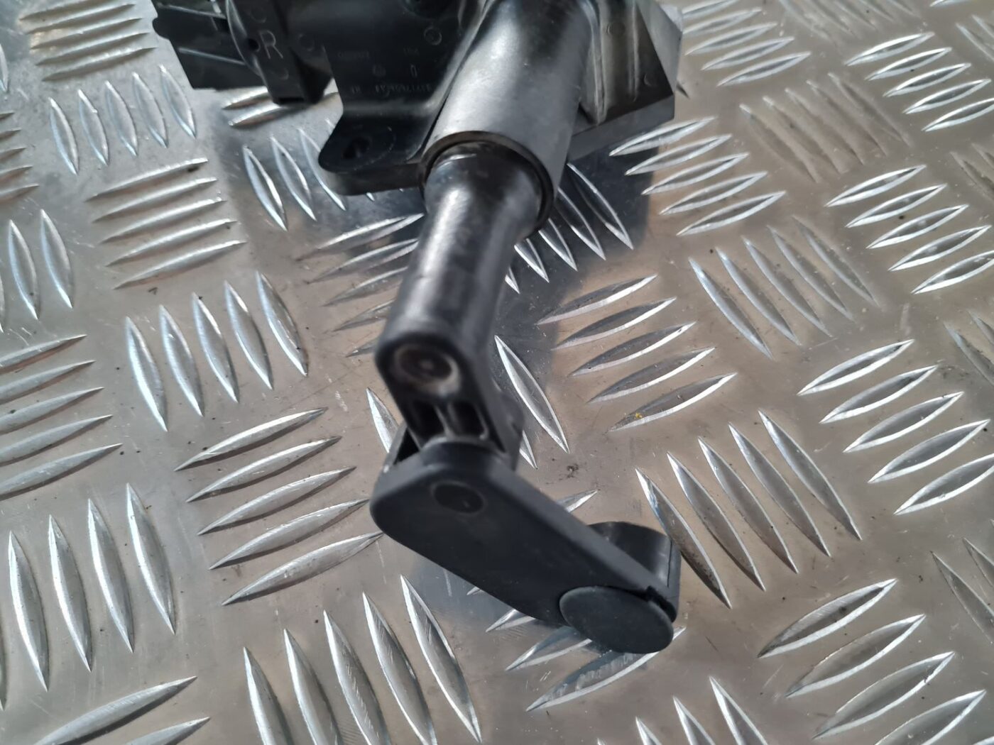 Sānu stikla atvēršanas mehānisms priekš CHRYSLER VOYAGER 2006 7 Sānu stikla atvēršanas mehānisms priekš CHRYSLER VOYAGER 2006