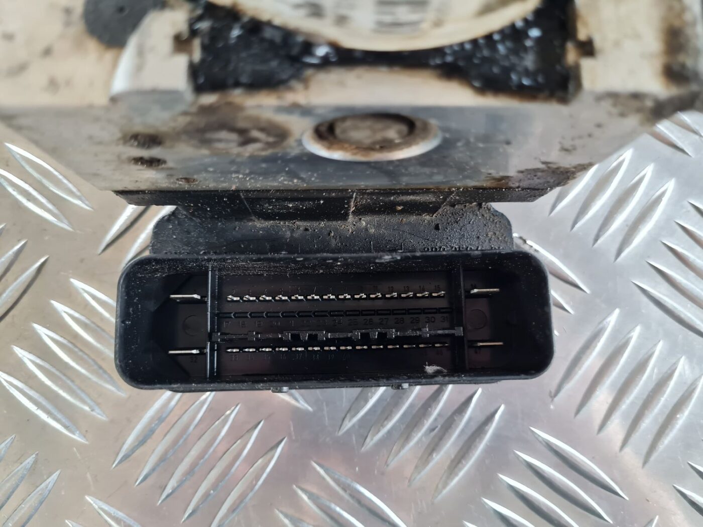 ABS bloks priekš CHRYSLER VOYAGER 2006 8 ABS bloks priekš CHRYSLER VOYAGER 2006