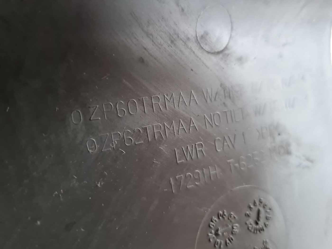 Stūres statnes putekļu aizsargs (salonā) priekš CHRYSLER VOYAGER 2006 4 Stūres statnes putekļu aizsargs (salonā) priekš CHRYSLER VOYAGER 2006