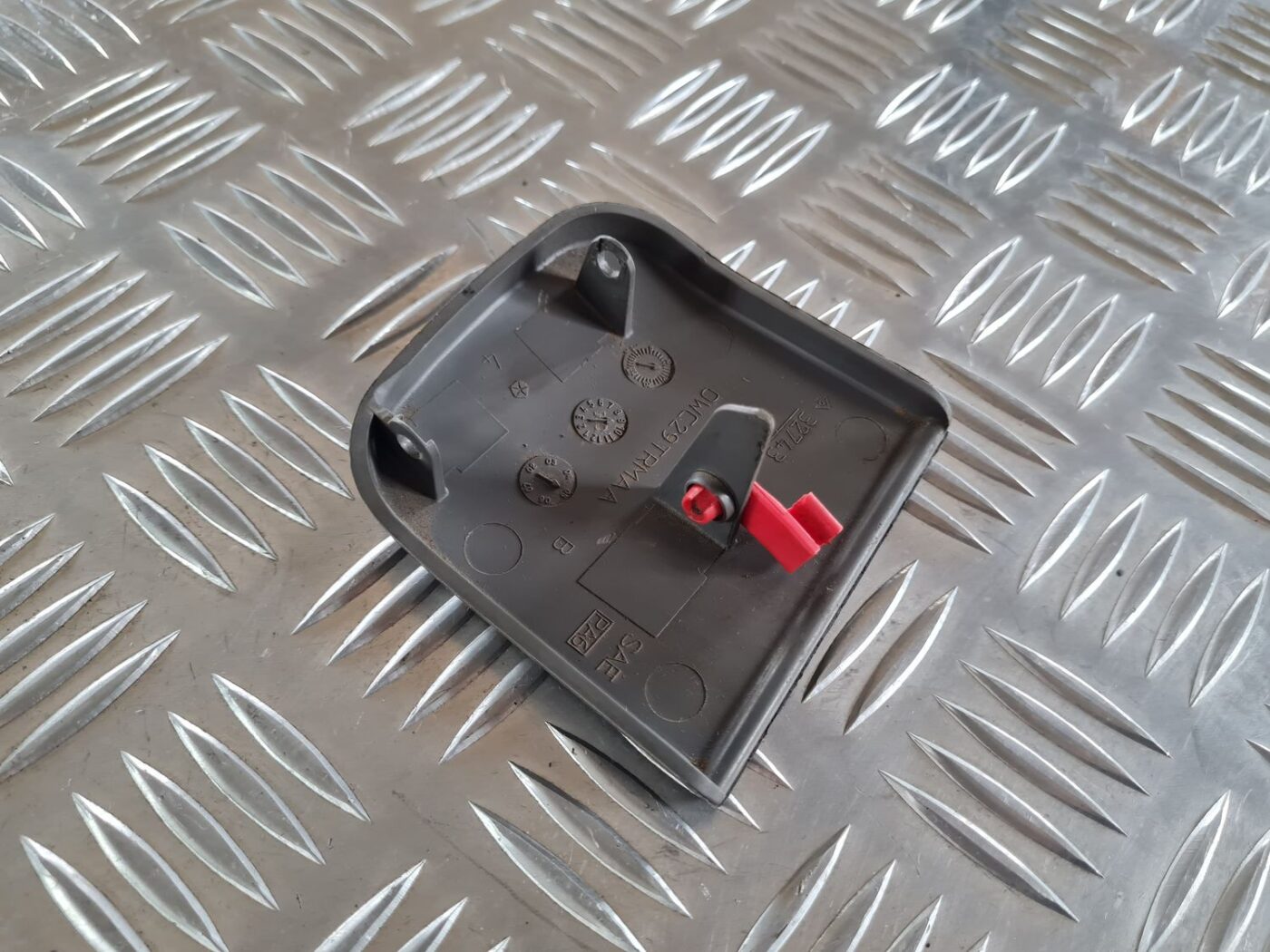 Stāvbremzes ieslēgšanas poga priekš CHRYSLER VOYAGER 2006 2 Stāvbremzes ieslēgšanas poga priekš CHRYSLER VOYAGER 2006