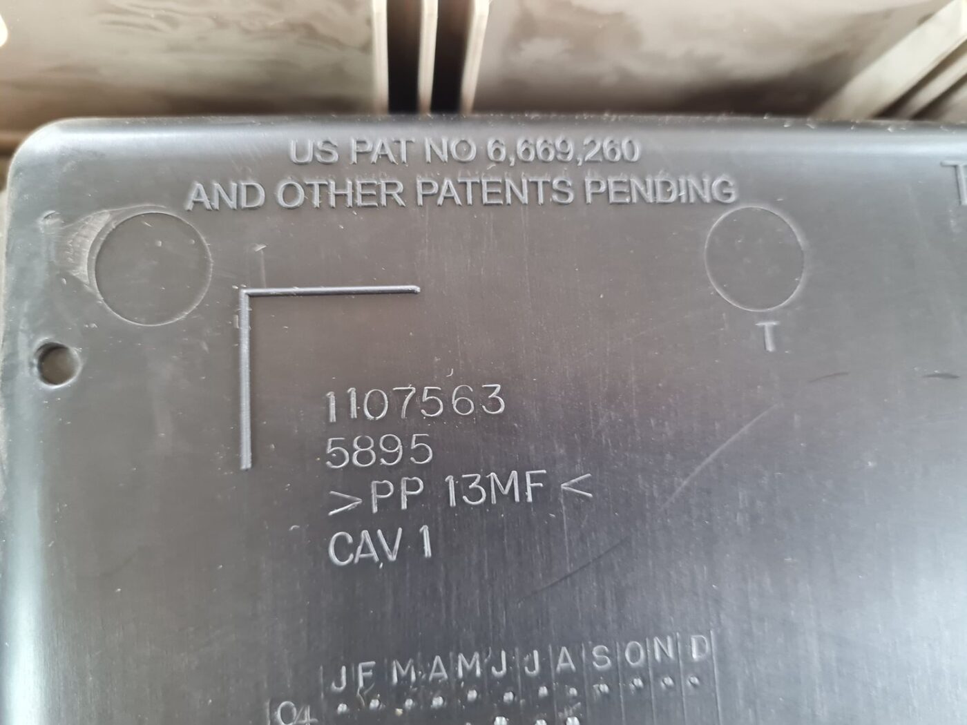 Mantu glabāšanas nodalījums griestos priekš CHRYSLER VOYAGER 2006 4 Mantu glabāšanas nodalījums griestos priekš CHRYSLER VOYAGER 2006