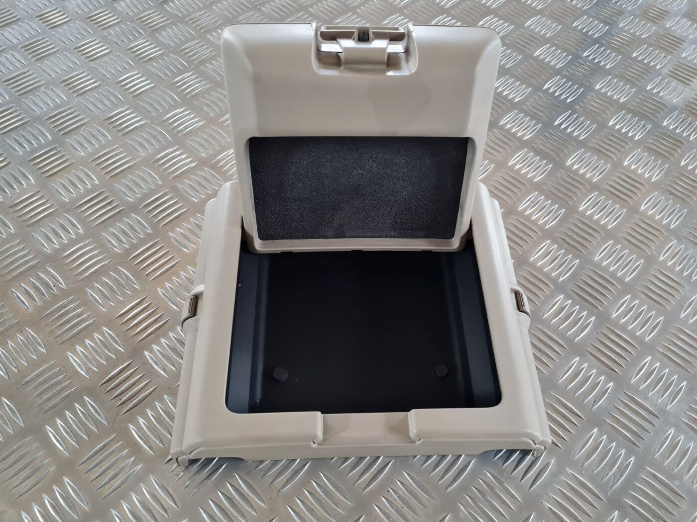 Mantu glabāšanas nodalījums griestos priekš CHRYSLER VOYAGER 2006 2 Mantu glabāšanas nodalījums griestos priekš CHRYSLER VOYAGER 2006