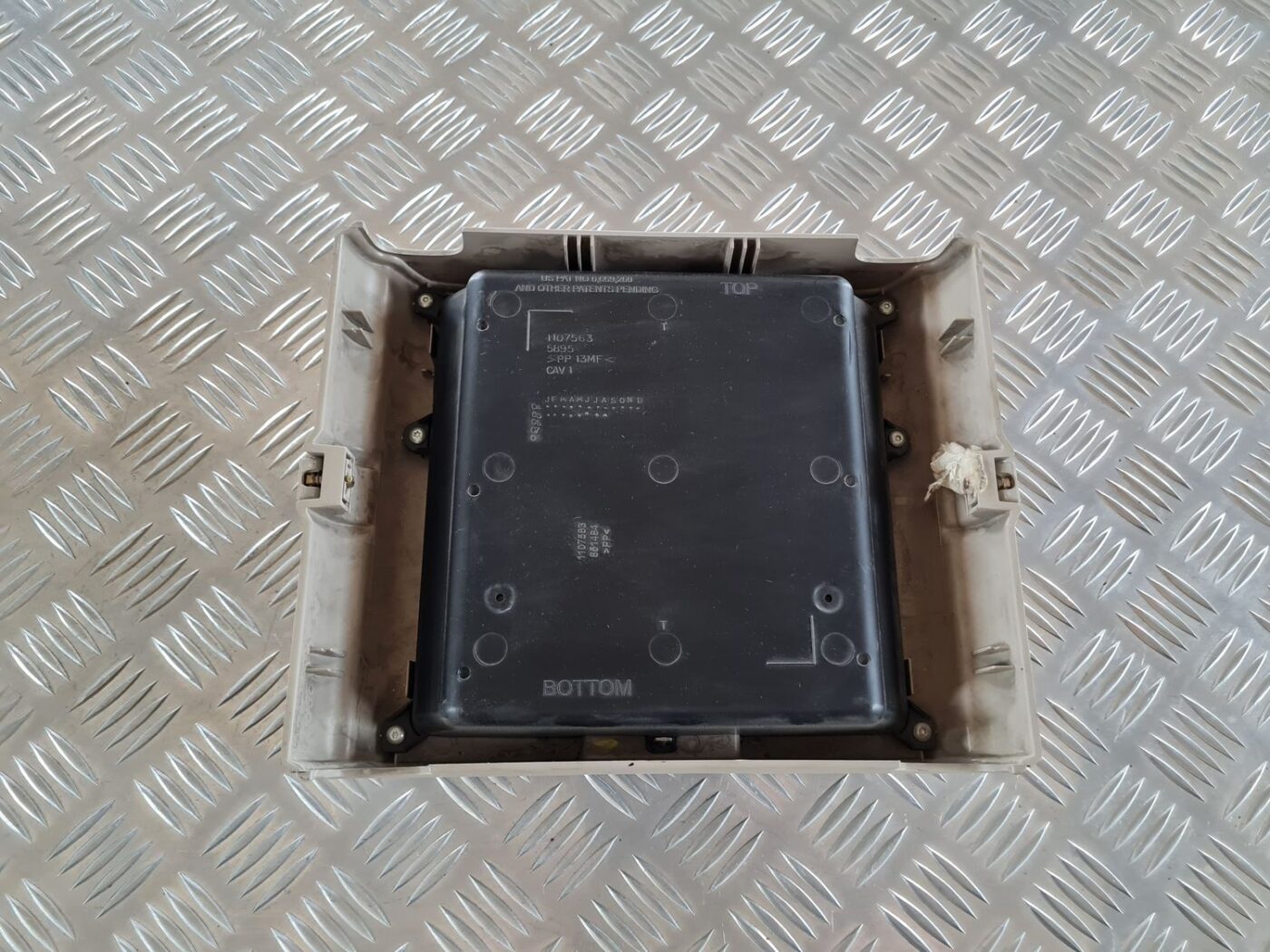 Mantu glabāšanas nodalījums griestos priekš CHRYSLER VOYAGER 2006 5 Mantu glabāšanas nodalījums griestos priekš CHRYSLER VOYAGER 2006