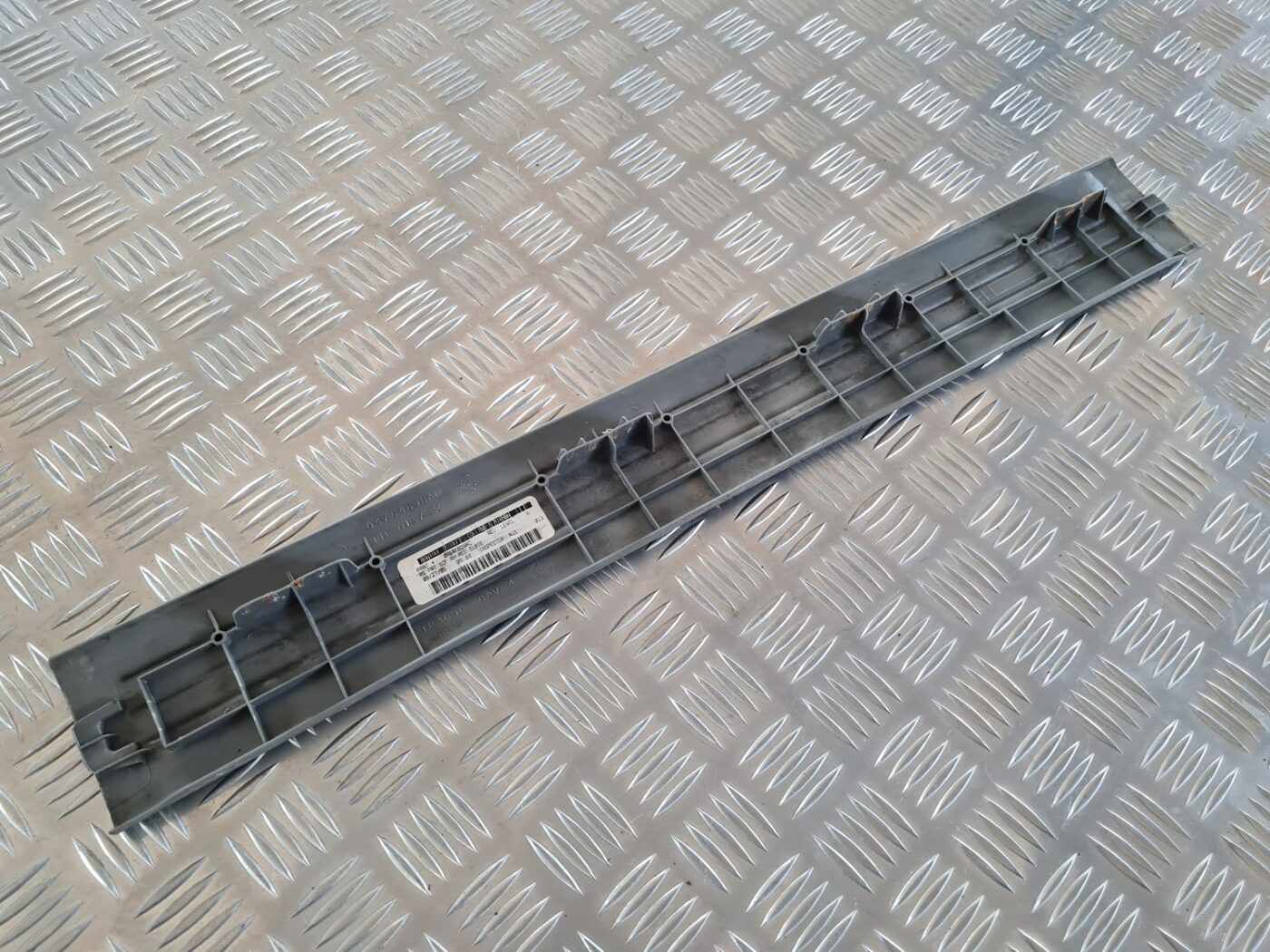 Sliekšņa priekšēja laba uzlika (salonā) priekš CHRYSLER VOYAGER 2006 6 Sliekšņa priekšēja laba uzlika (salonā) priekš CHRYSLER VOYAGER 2006