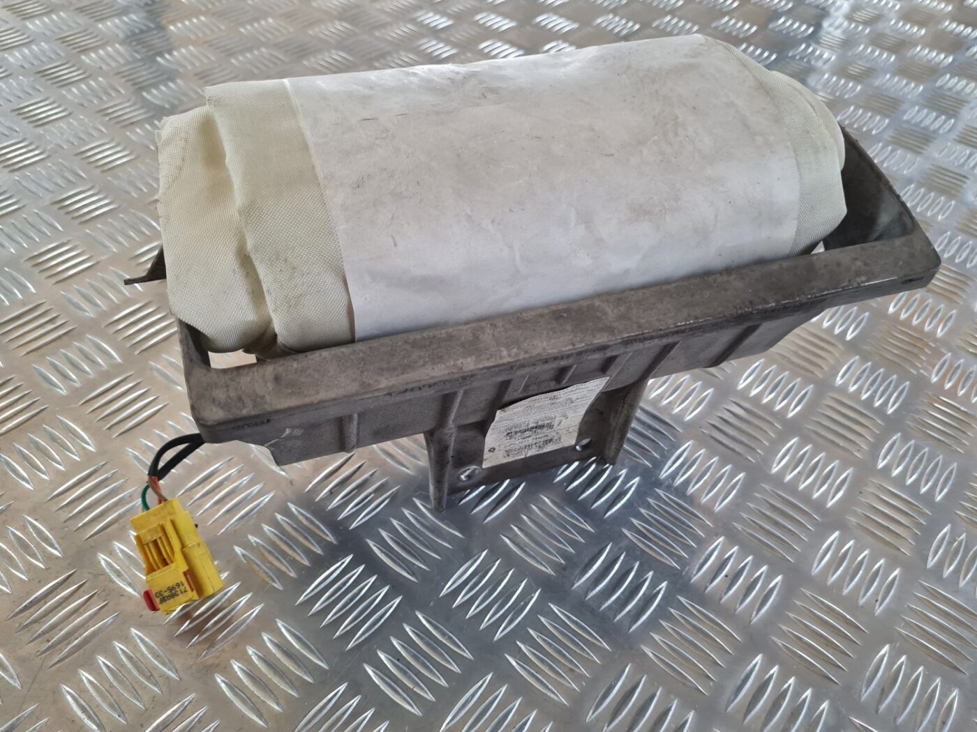 Mērinstrumentu paneļa drošības spilvens priekš CHRYSLER VOYAGER 2006 2 Mērinstrumentu paneļa drošības spilvens priekš CHRYSLER VOYAGER 2006