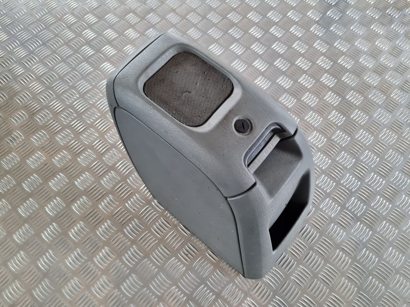 Centrālās konsoles apdares lielākā daļa priekš CHRYSLER VOYAGER 2006 1 Centrālās konsoles apdares lielākā daļa priekš CHRYSLER VOYAGER 2006