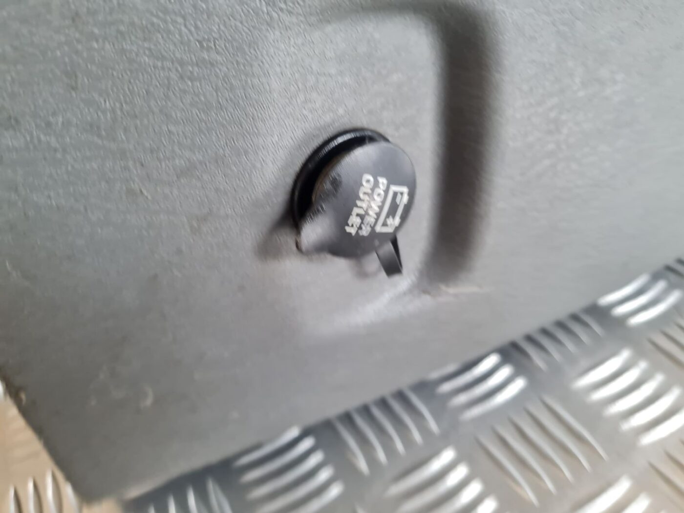 Centrālās konsoles apdares lielākā daļa priekš CHRYSLER VOYAGER 2006 5 Centrālās konsoles apdares lielākā daļa priekš CHRYSLER VOYAGER 2006