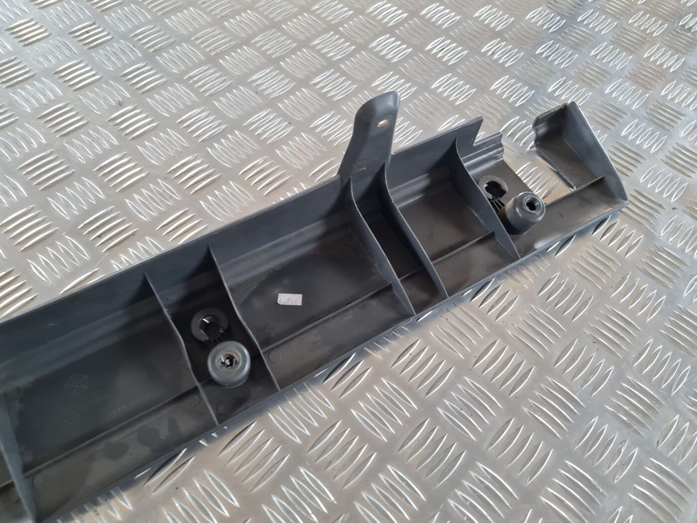 Bagāžnieka nodalījuma plastmasa priekš CHRYSLER VOYAGER 2006 4 Bagāžnieka nodalījuma plastmasa priekš CHRYSLER VOYAGER 2006