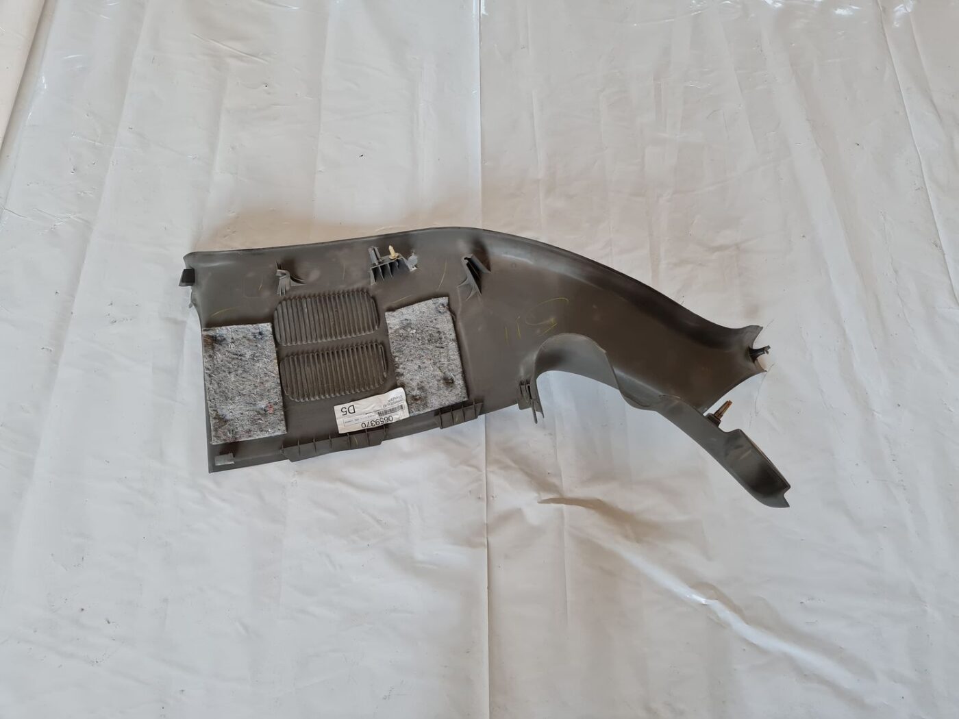 Bagažnieka nodalījuma statnes apdare priekš CHRYSLER VOYAGER 2006 8 Bagažnieka nodalījuma statnes apdare priekš CHRYSLER VOYAGER 2006