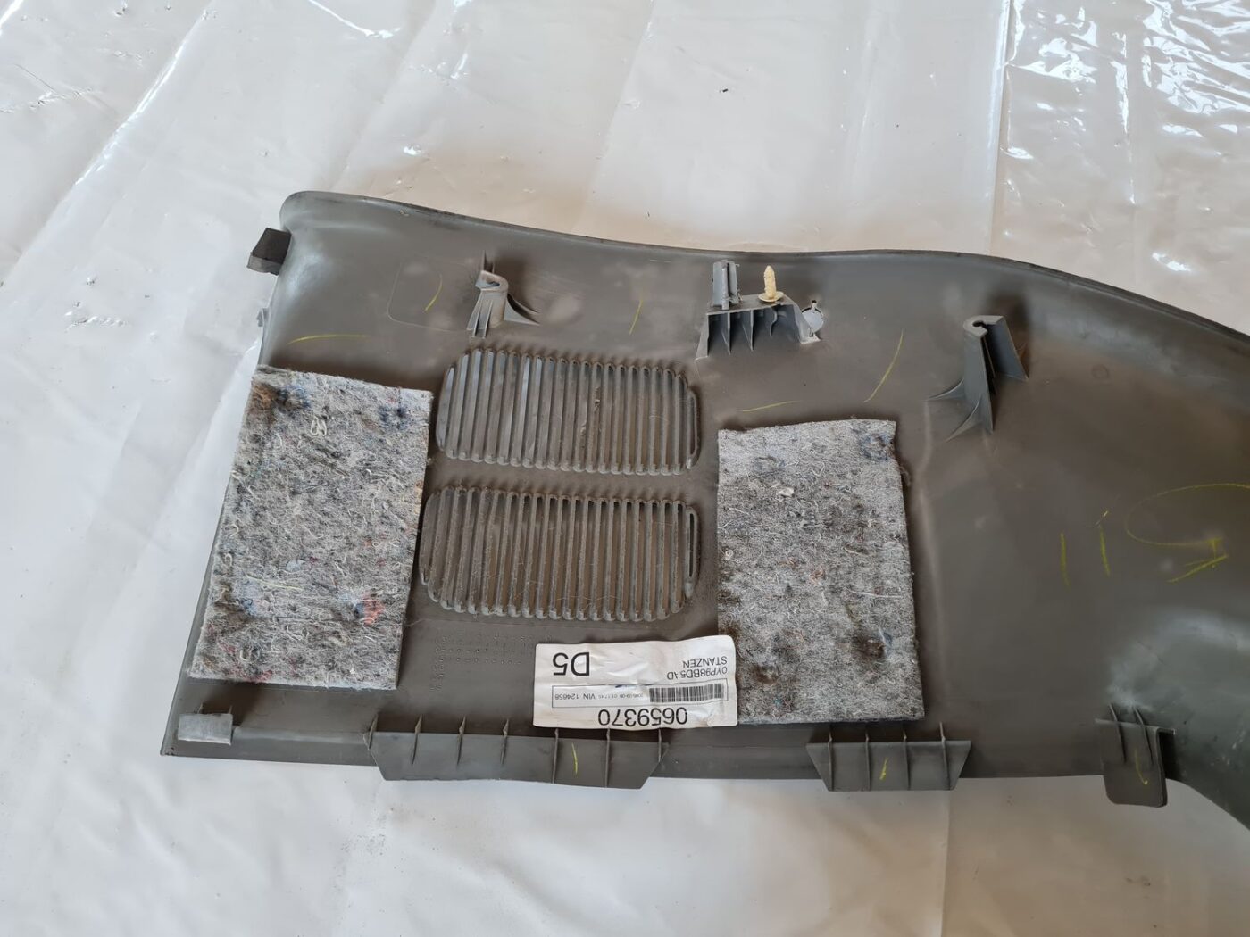 Bagažnieka nodalījuma statnes apdare priekš CHRYSLER VOYAGER 2006 5 Bagažnieka nodalījuma statnes apdare priekš CHRYSLER VOYAGER 2006