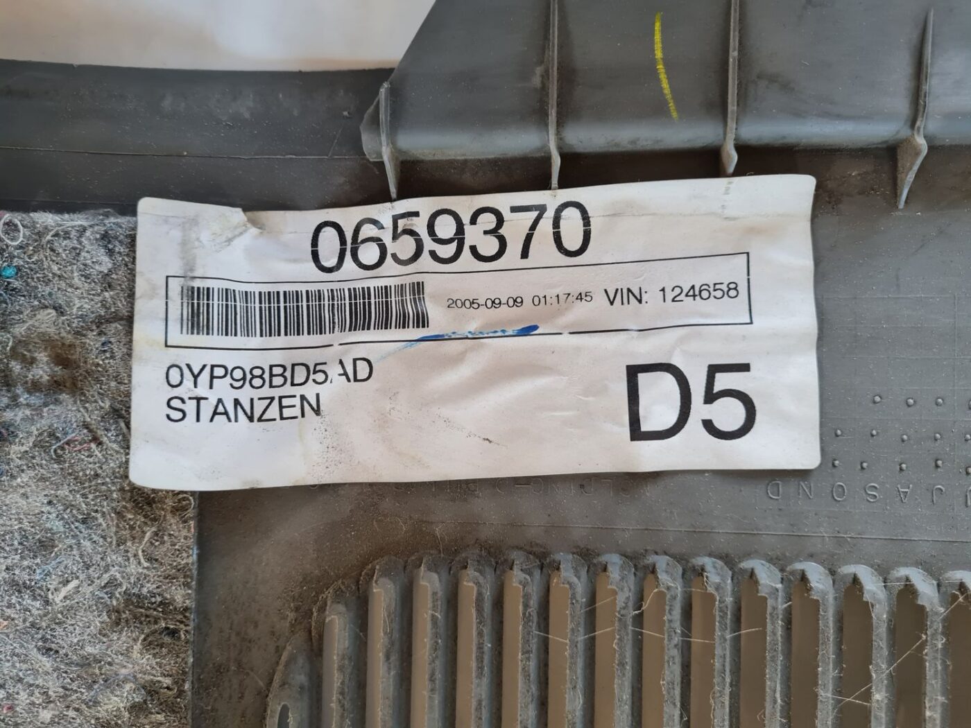 Bagažnieka nodalījuma statnes apdare priekš CHRYSLER VOYAGER 2006 4 Bagažnieka nodalījuma statnes apdare priekš CHRYSLER VOYAGER 2006