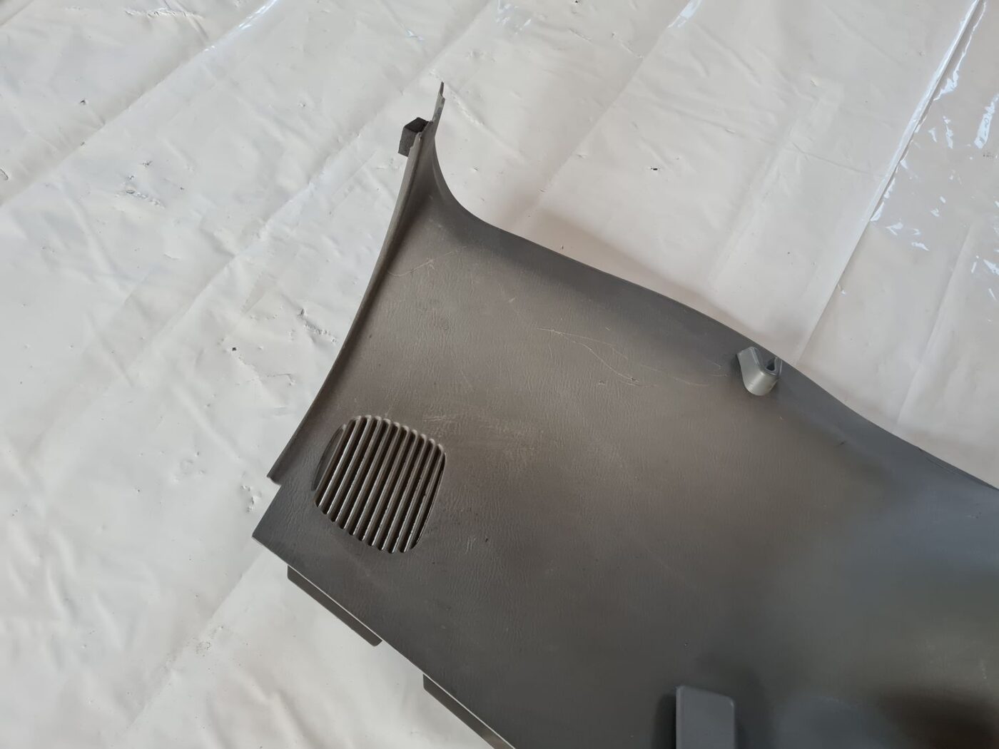 Bagažnieka nodalījuma statnes apdare priekš CHRYSLER VOYAGER 2006 13 Bagažnieka nodalījuma statnes apdare priekš CHRYSLER VOYAGER 2006