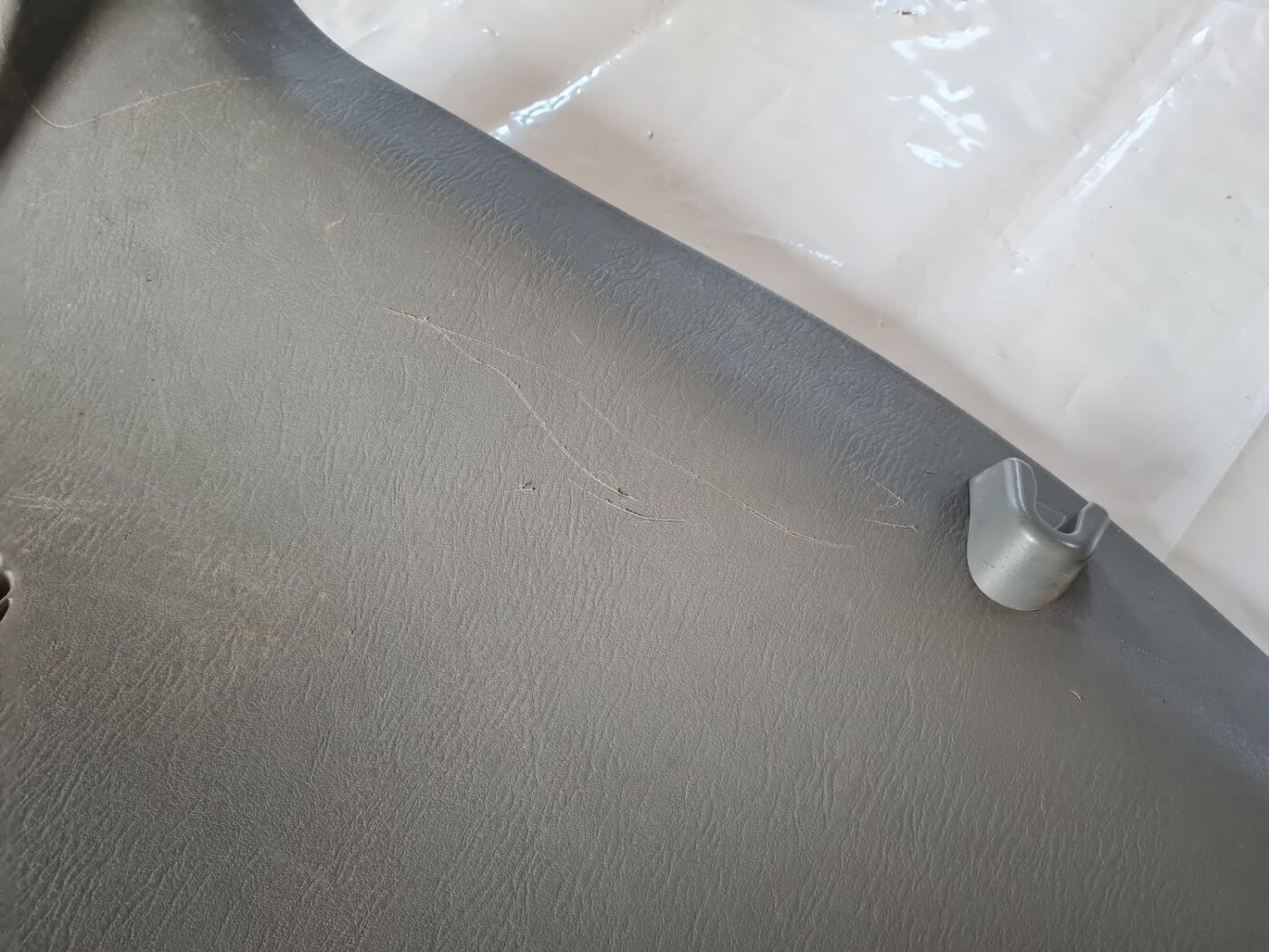 Bagažnieka nodalījuma statnes apdare priekš CHRYSLER VOYAGER 2006 12 Bagažnieka nodalījuma statnes apdare priekš CHRYSLER VOYAGER 2006