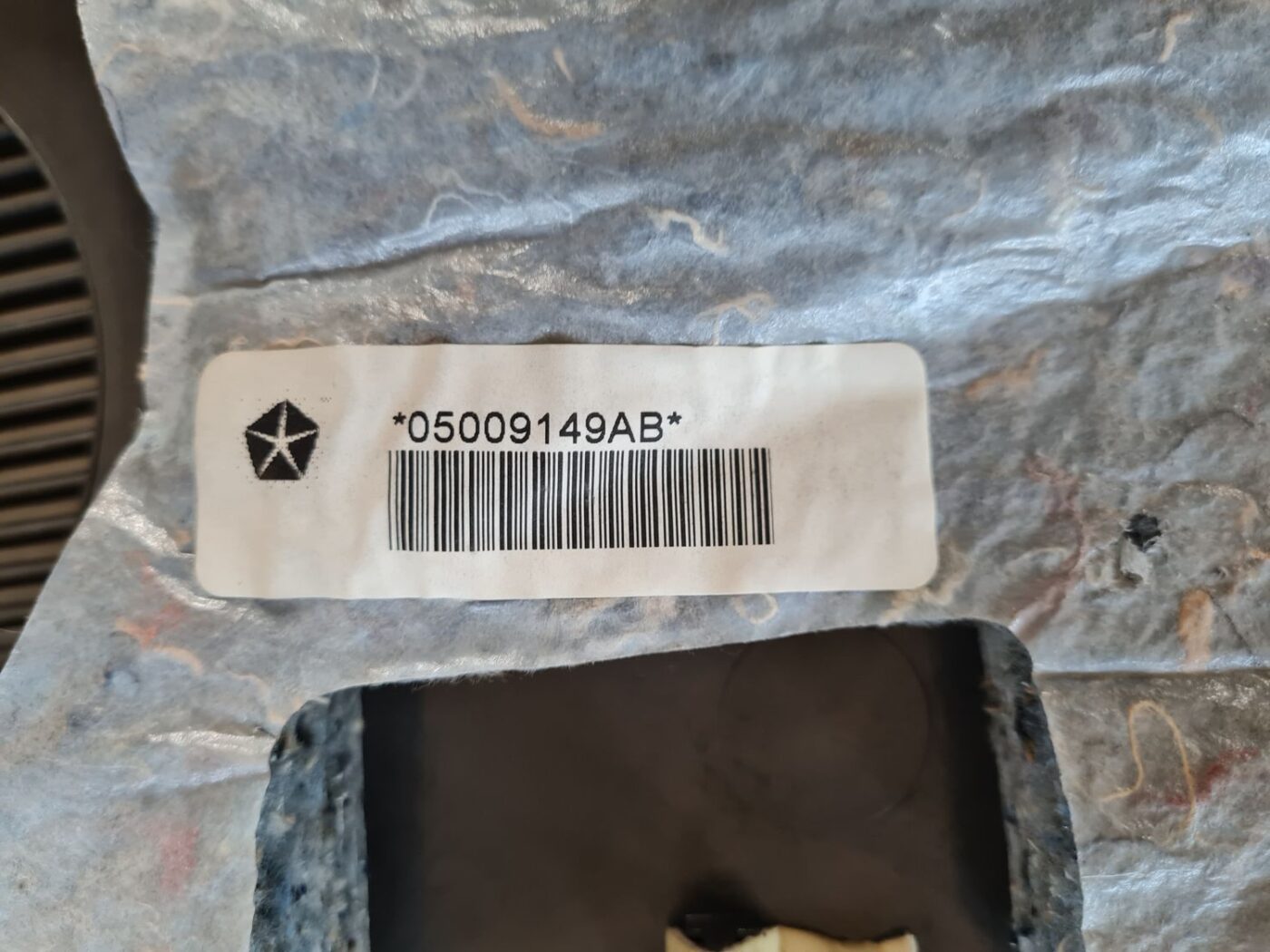 Vējstikla ventilācijas režģis (salonā) priekš CHRYSLER VOYAGER 2006 5 Vējstikla ventilācijas režģis (salonā) priekš CHRYSLER VOYAGER 2006