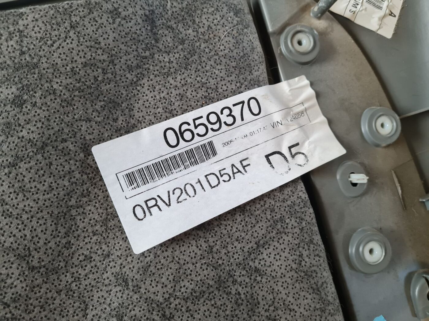 Aizmugurējo labo durvju apdare priekš CHRYSLER VOYAGER 2006 4 Aizmugurējo labo durvju apdare priekš CHRYSLER VOYAGER 2006