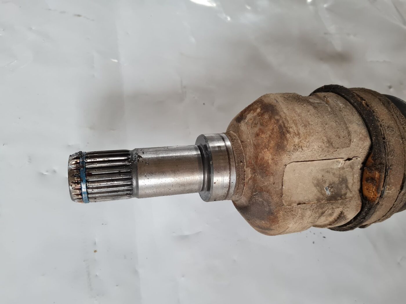 Pusass priekšējā kreisā priekš CHRYSLER VOYAGER 2006 5 Pusass priekšējā kreisā priekš CHRYSLER VOYAGER 2006