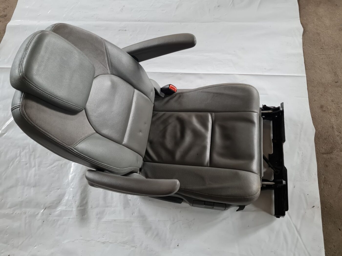 Sēdekļu komplekts priekš CHRYSLER VOYAGER 2006 7 Sēdekļu komplekts priekš CHRYSLER VOYAGER 2006