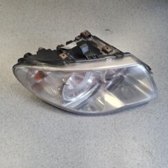 Priekšējais labais lukturis priekš CHRYSLER VOYAGER 2006