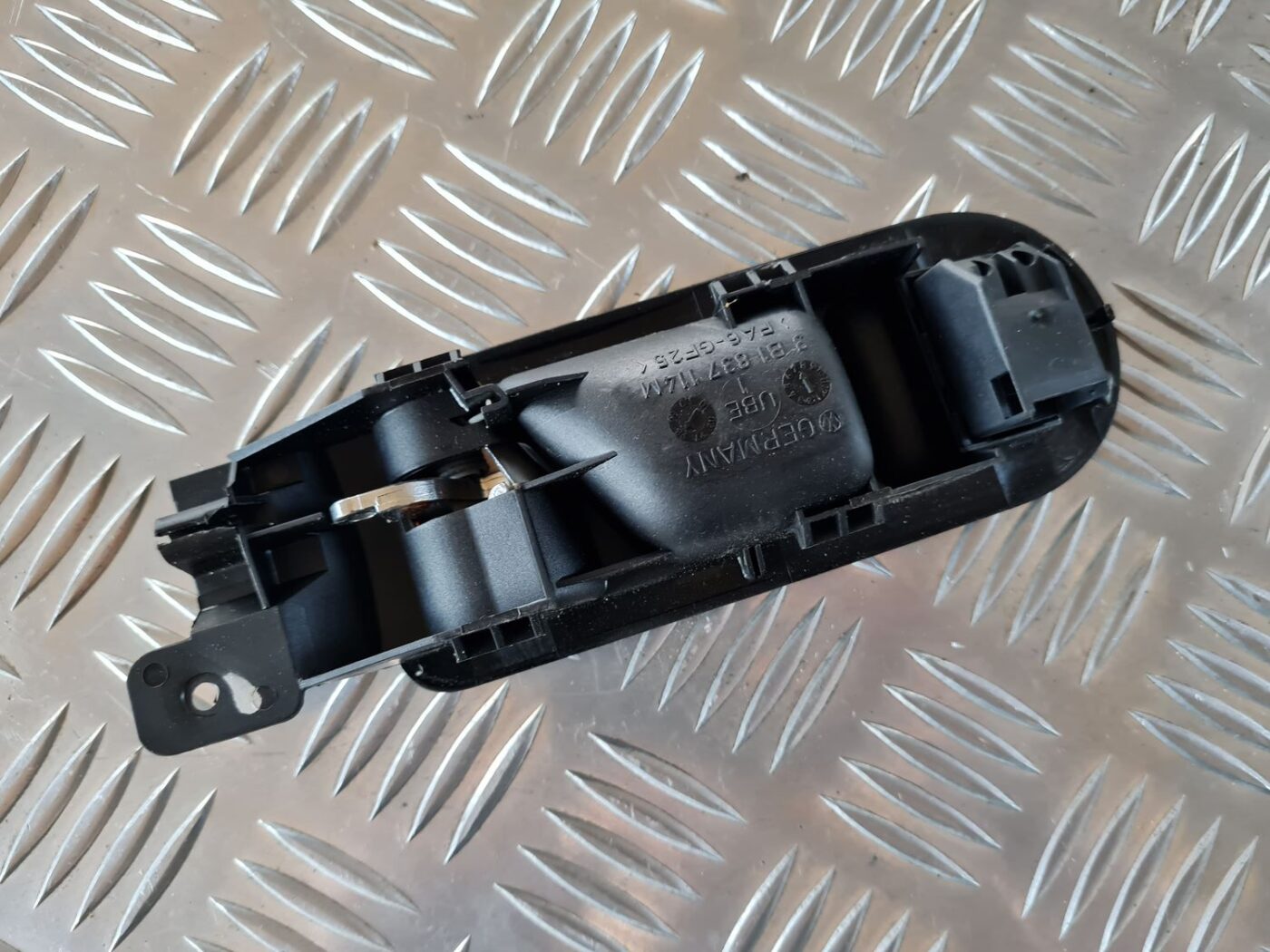 Salona durvju rokturis, priekšējais labais priekš VW GOLF IV 1999 2 Salona durvju rokturis, priekšējais labais priekš VW GOLF IV 1999