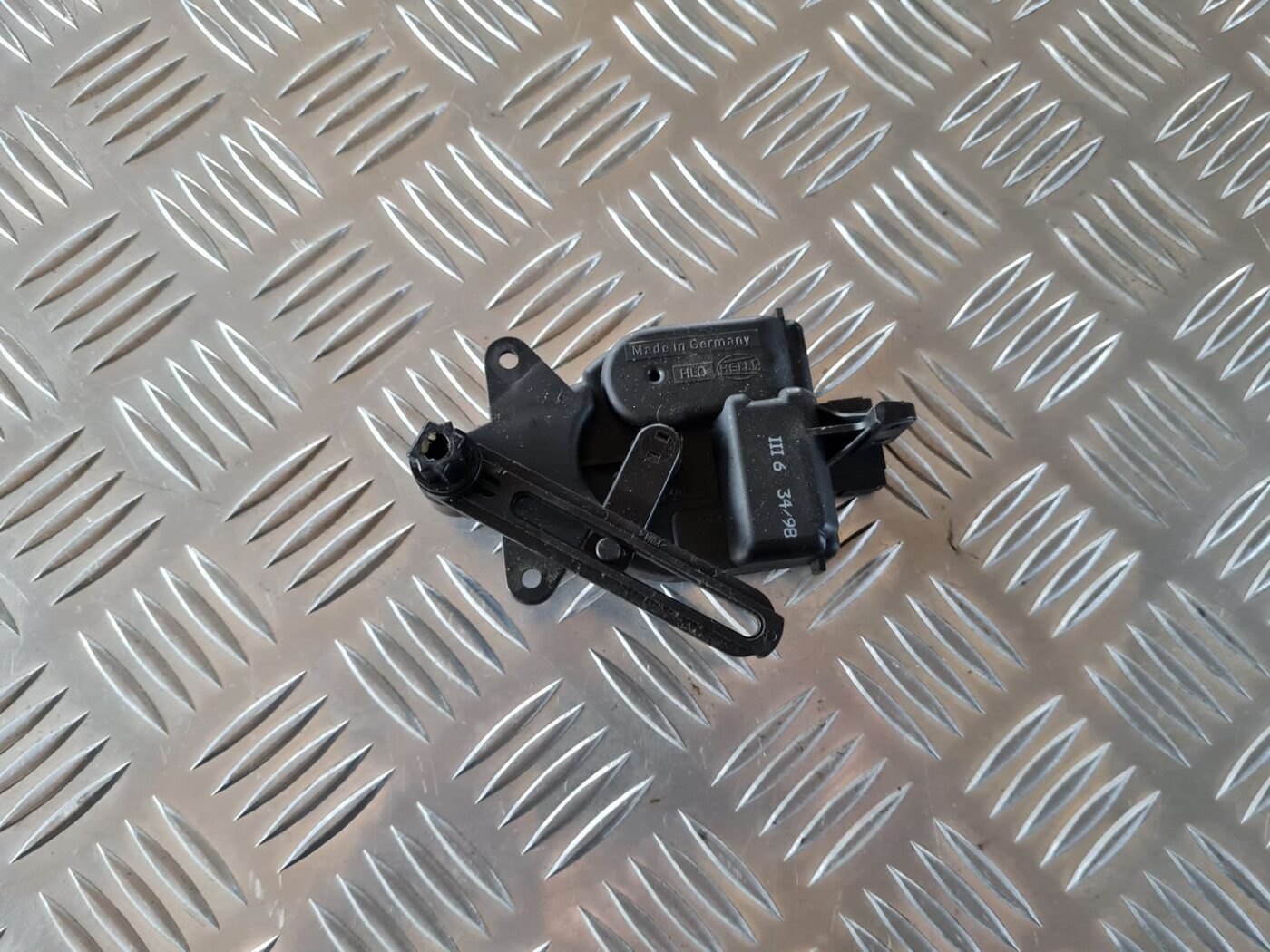 Apsildes sistēmas aktuators priekš VW GOLF IV 1999 1 Apsildes sistēmas aktuators priekš VW GOLF IV 1999