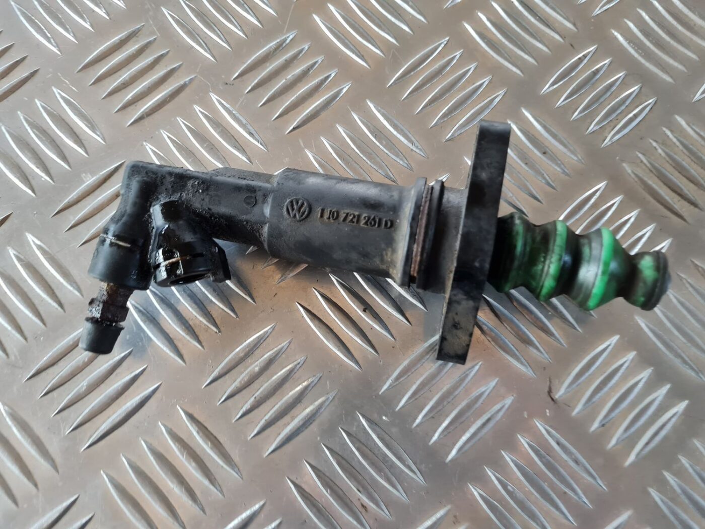 Sajūga palīgcilindrs priekš VW GOLF IV 1999 2 Sajūga palīgcilindrs priekš VW GOLF IV 1999