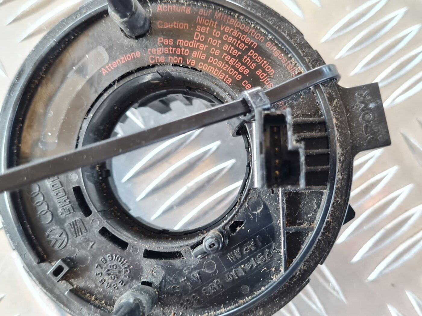 Drošības spilvena slīdgredzens priekš VW GOLF IV 1999 5 Drošības spilvena slīdgredzens priekš VW GOLF IV 1999