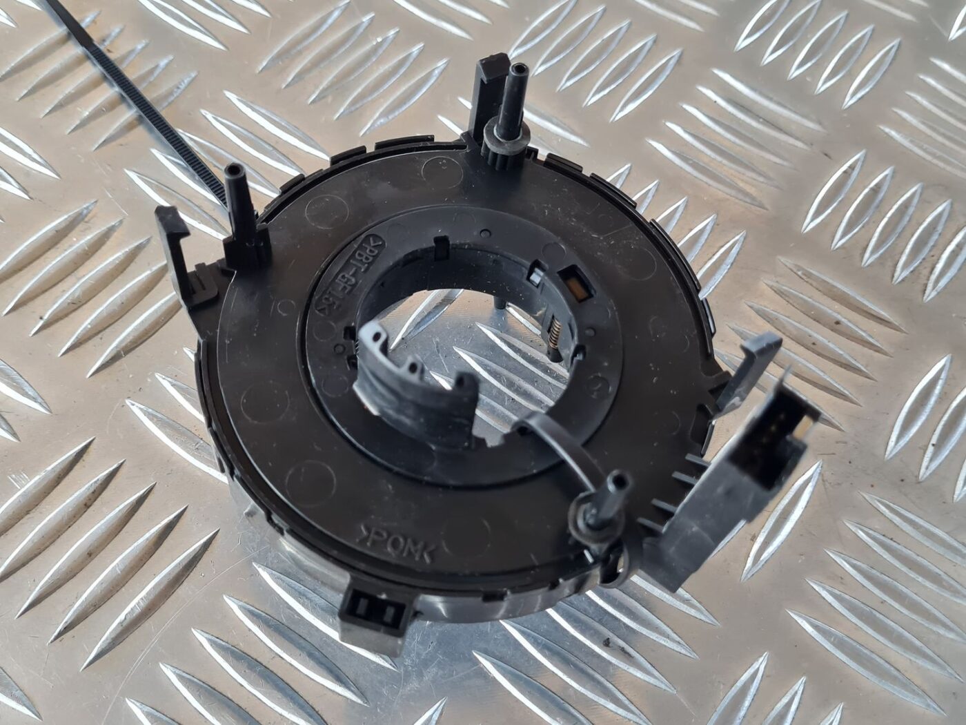 Drošības spilvena slīdgredzens priekš VW GOLF IV 1999 3 Drošības spilvena slīdgredzens priekš VW GOLF IV 1999