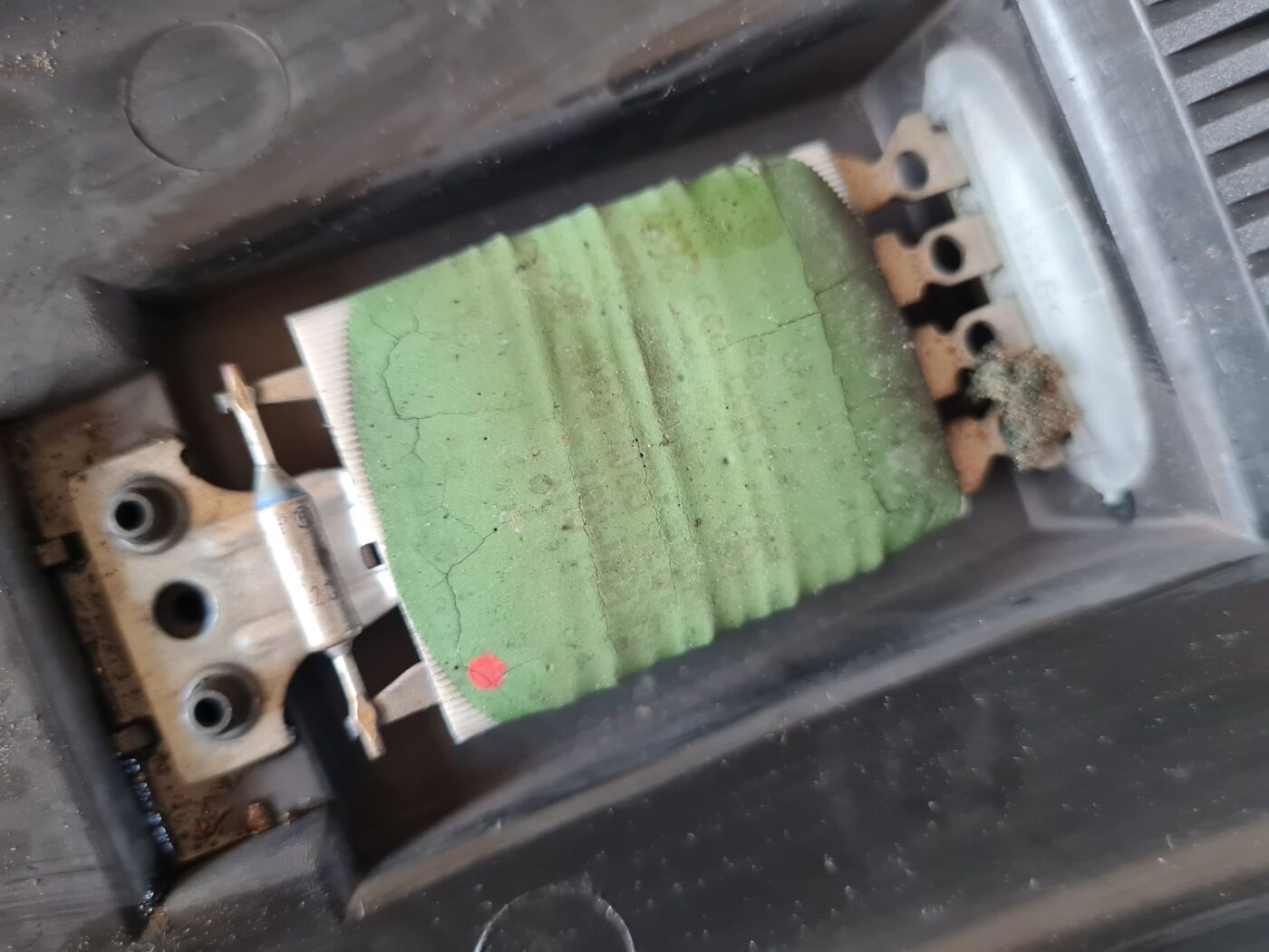 Salona ventilatora rezistors priekš VW GOLF IV 1999 4 Salona ventilatora rezistors priekš VW GOLF IV 1999