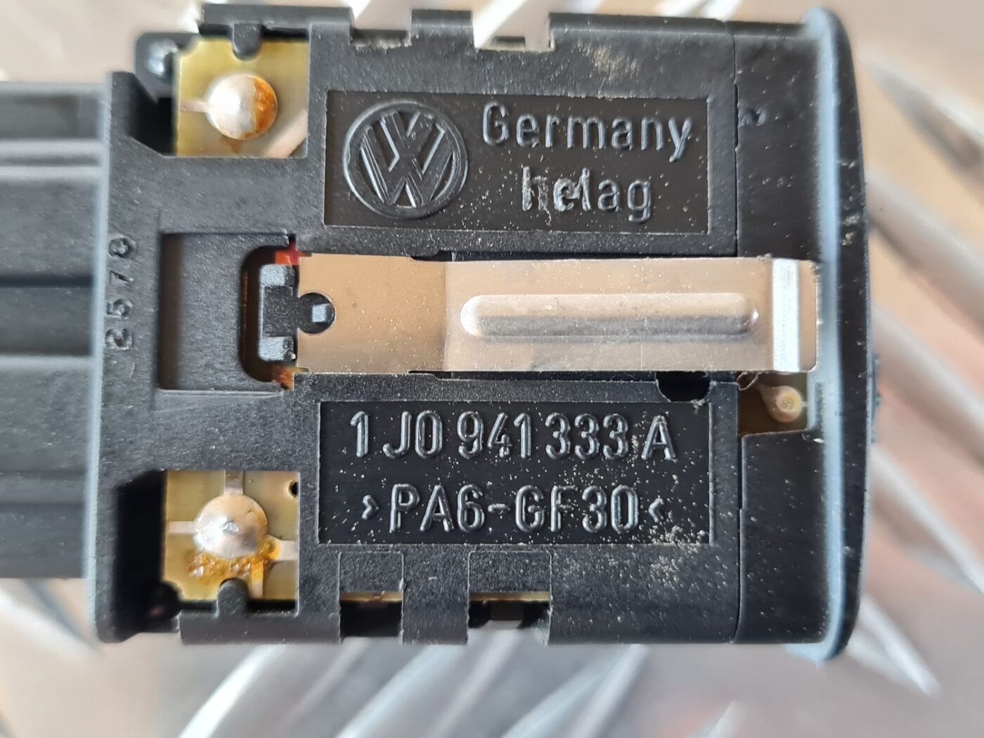 Lukturu augstuma regulēšanas poga priekš VW GOLF IV 1999 2 Lukturu augstuma regulēšanas poga priekš VW GOLF IV 1999