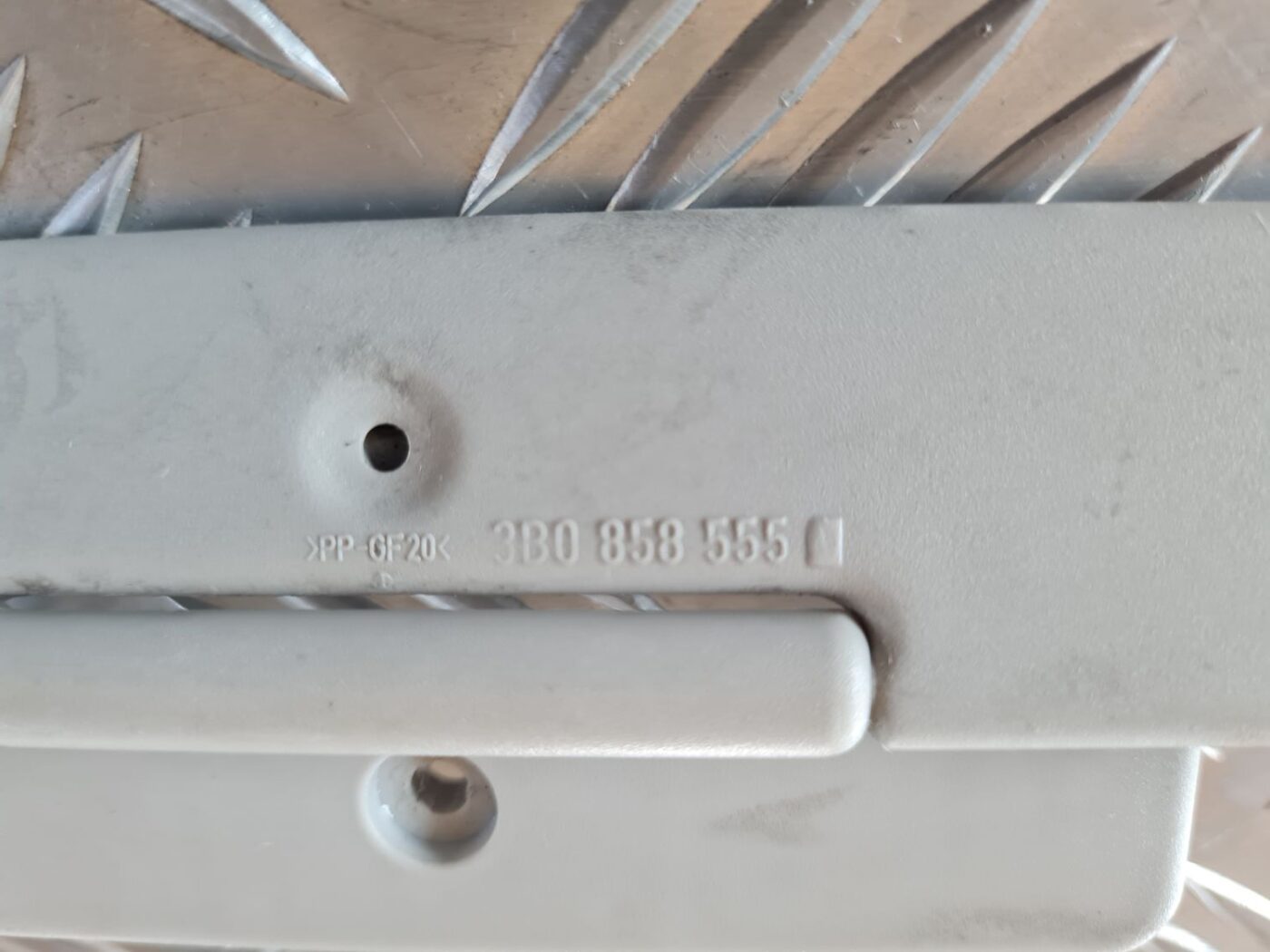 Saules aizsargs priekš VW GOLF IV 1999 2 Saules aizsargs priekš VW GOLF IV 1999