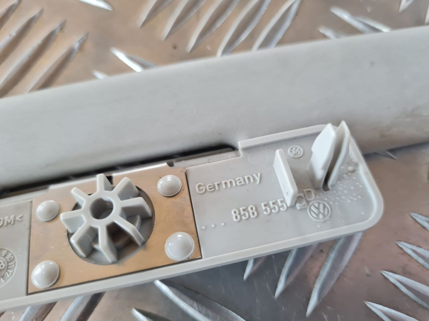 Saules aizsargs priekš VW GOLF IV 1999 3 Saules aizsargs priekš VW GOLF IV 1999