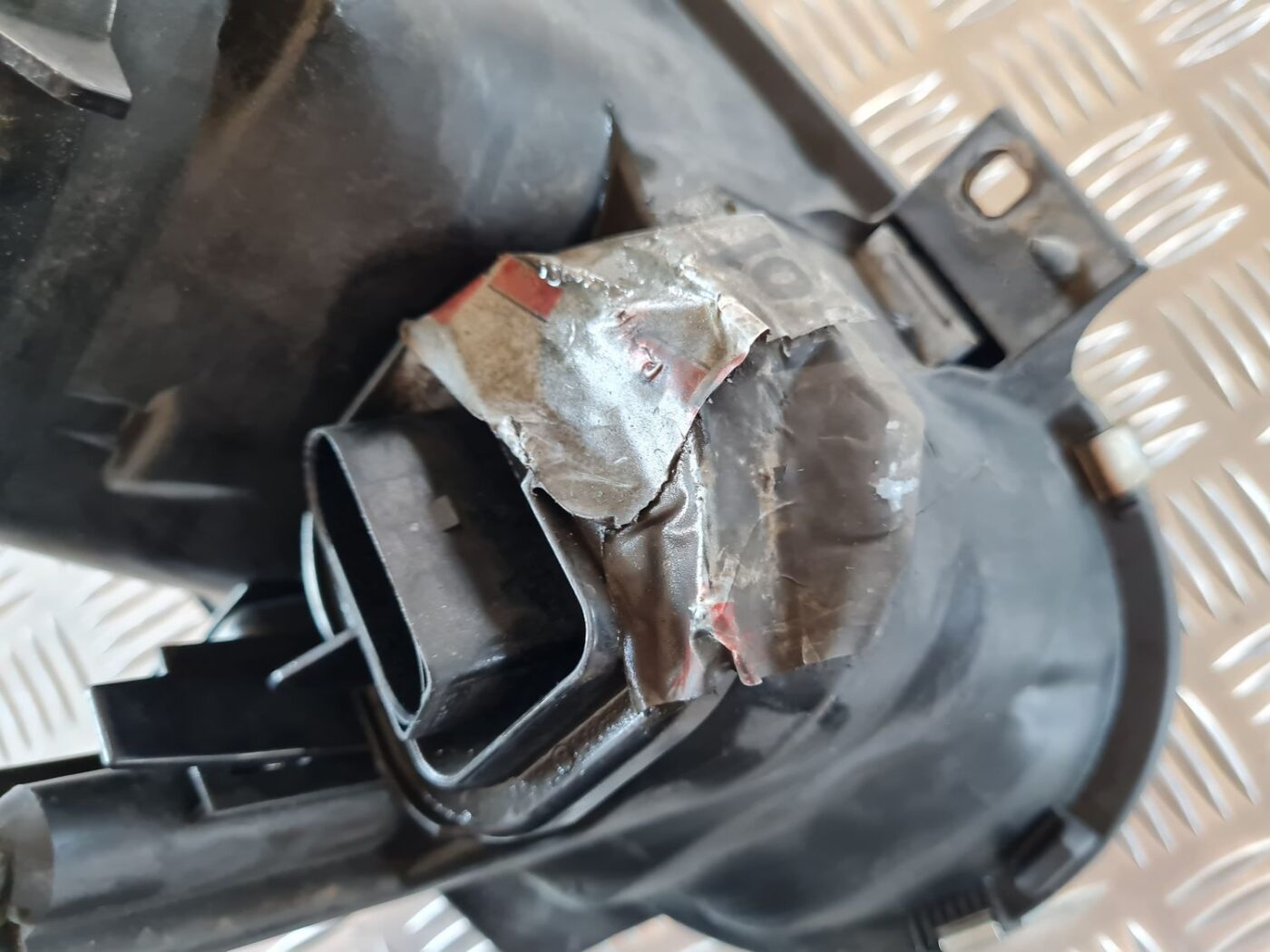 Priekšējais labais lukturis priekš VW GOLF IV 1999 4 Priekšējais labais lukturis priekš VW GOLF IV 1999