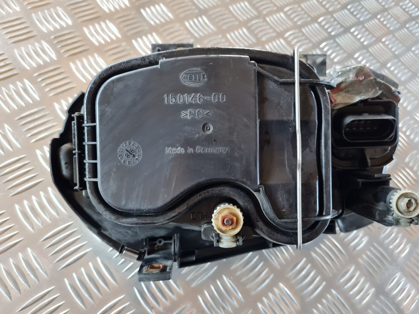 Priekšējais labais lukturis priekš VW GOLF IV 1999 3 Priekšējais labais lukturis priekš VW GOLF IV 1999