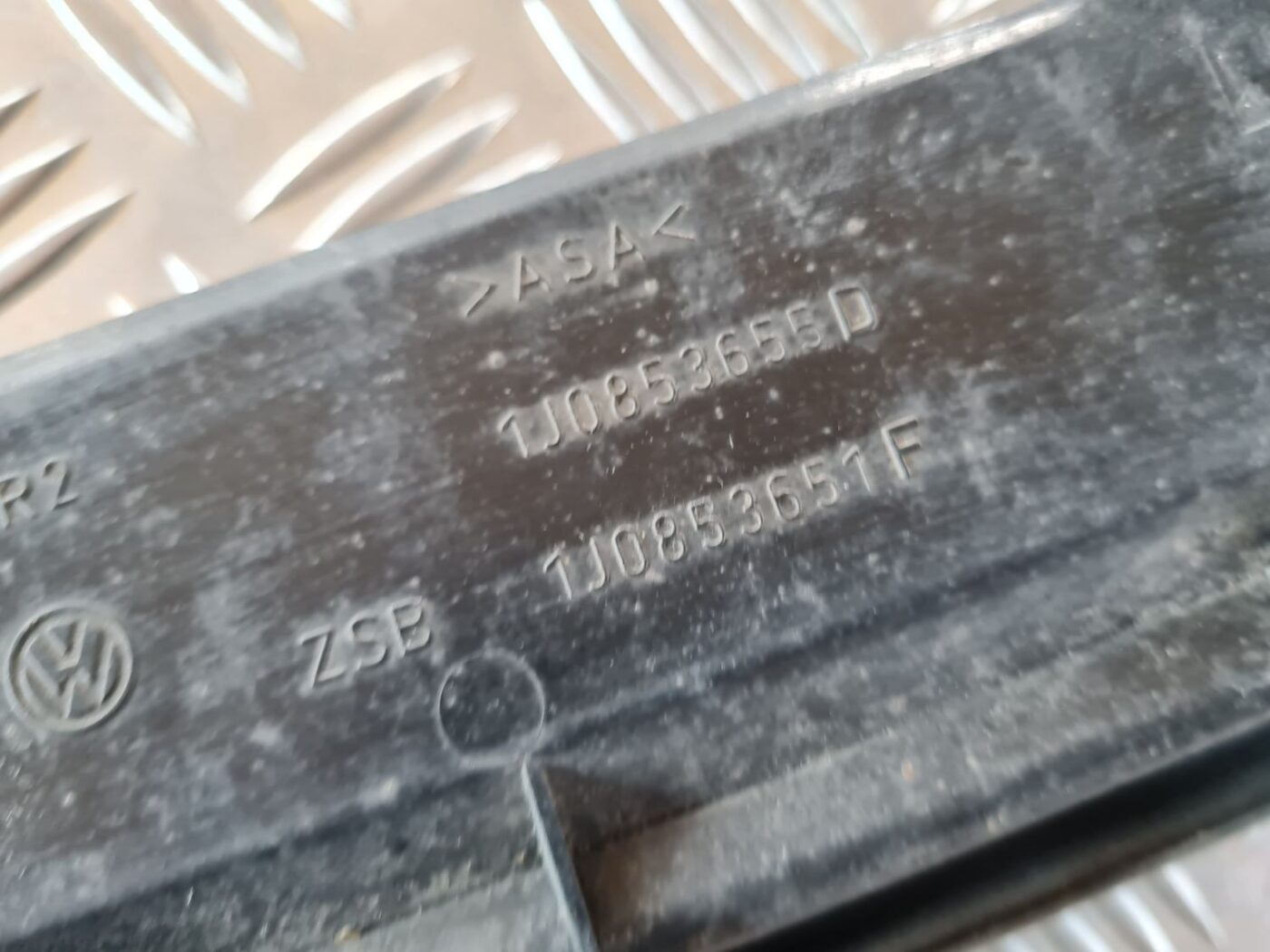 Bufera reste priekš VW GOLF IV 1999 3 Bufera reste priekš VW GOLF IV 1999