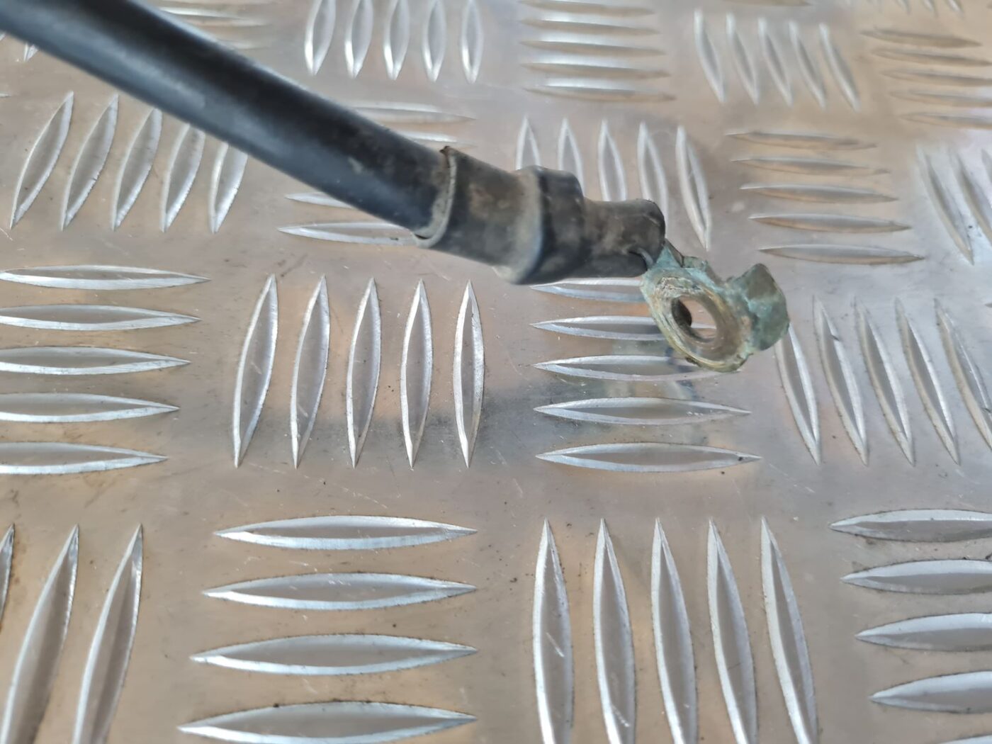 Negatīvais elektrovads priekš VW GOLF IV 1999 4 Negatīvais elektrovads priekš VW GOLF IV 1999