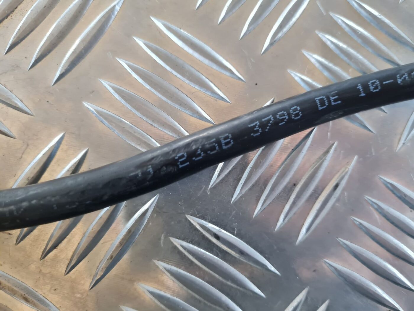 Negatīvais elektrovads priekš VW GOLF IV 1999 3 Negatīvais elektrovads priekš VW GOLF IV 1999