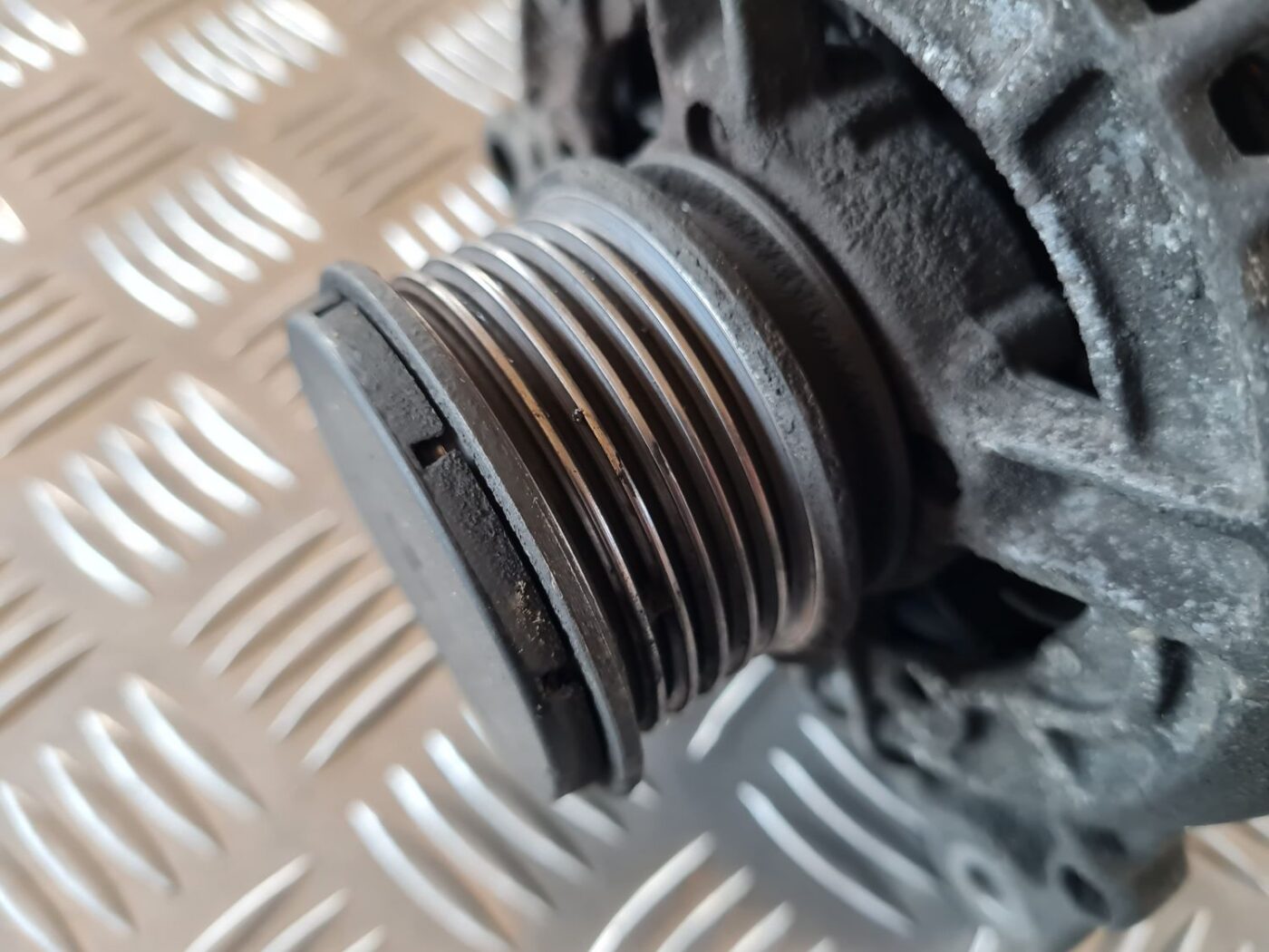 Ģenerators priekš VW GOLF IV 1999 2 Ģenerators priekš VW GOLF IV 1999