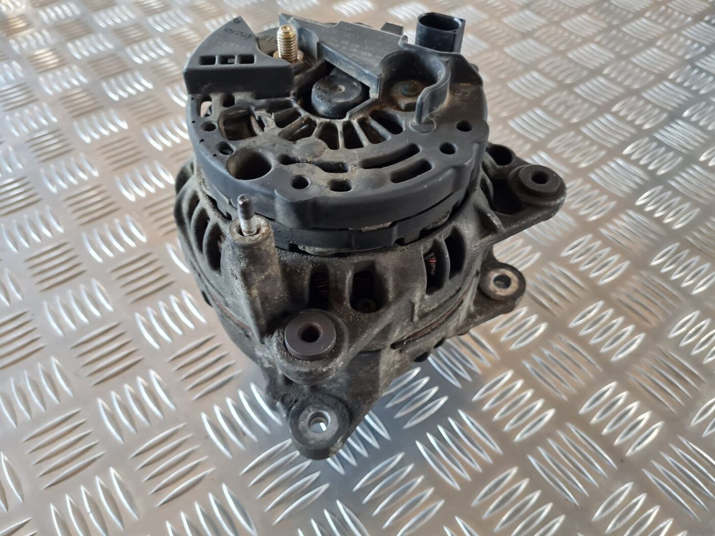 Ģenerators priekš VW GOLF IV 1999 3 Ģenerators priekš VW GOLF IV 1999