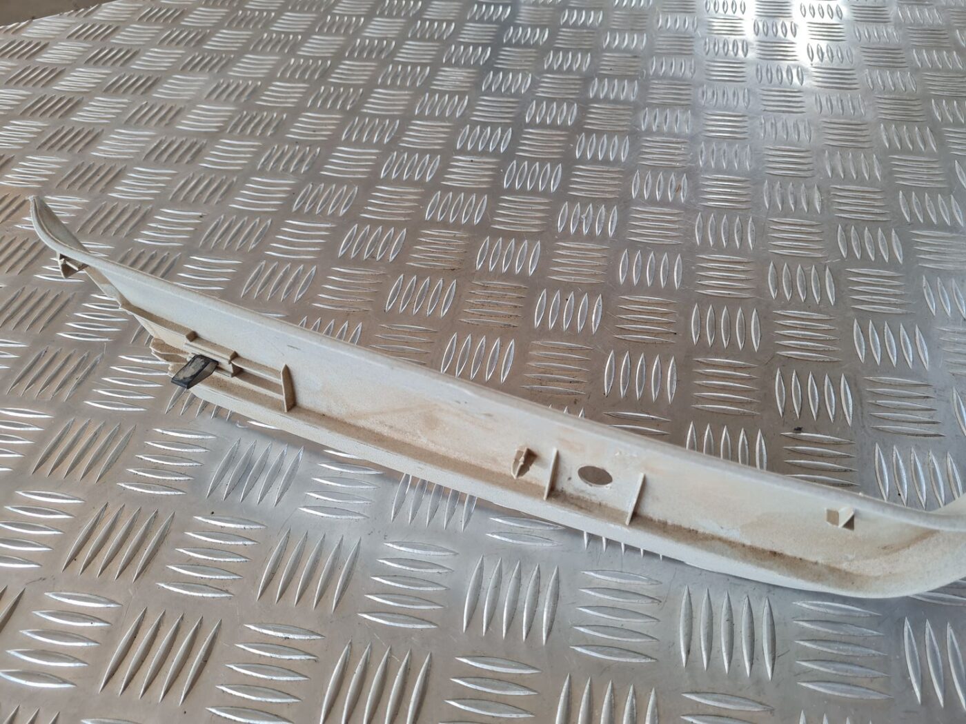 Bagāžnieka vāka liela apdare priekš VW GOLF IV 1999 7 Bagāžnieka vāka liela apdare priekš VW GOLF IV 1999