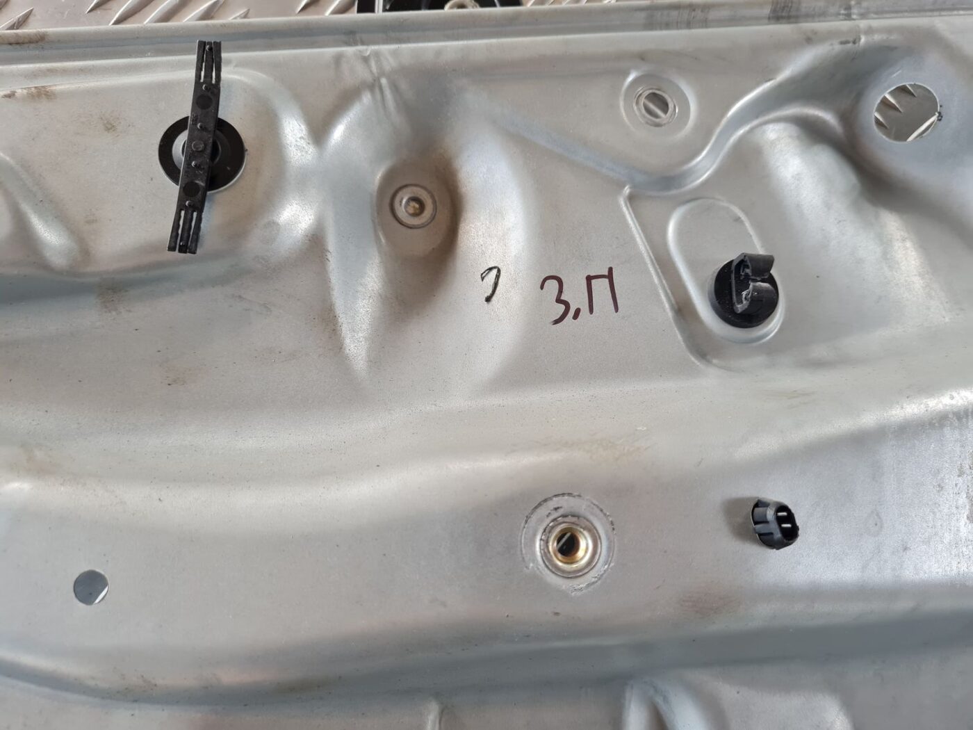 Stikla pacelšanas mehānisma panele priekš VW GOLF IV 1999 4 Stikla pacelšanas mehānisma panele priekš VW GOLF IV 1999