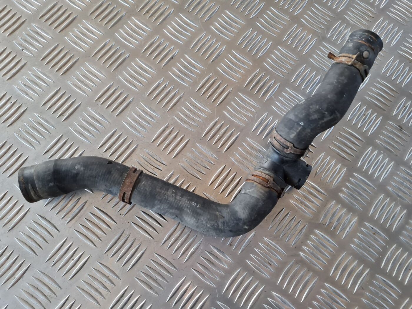 Dzesēšanas caurule priekš VW GOLF IV 1999 4 Dzesēšanas caurule priekš VW GOLF IV 1999