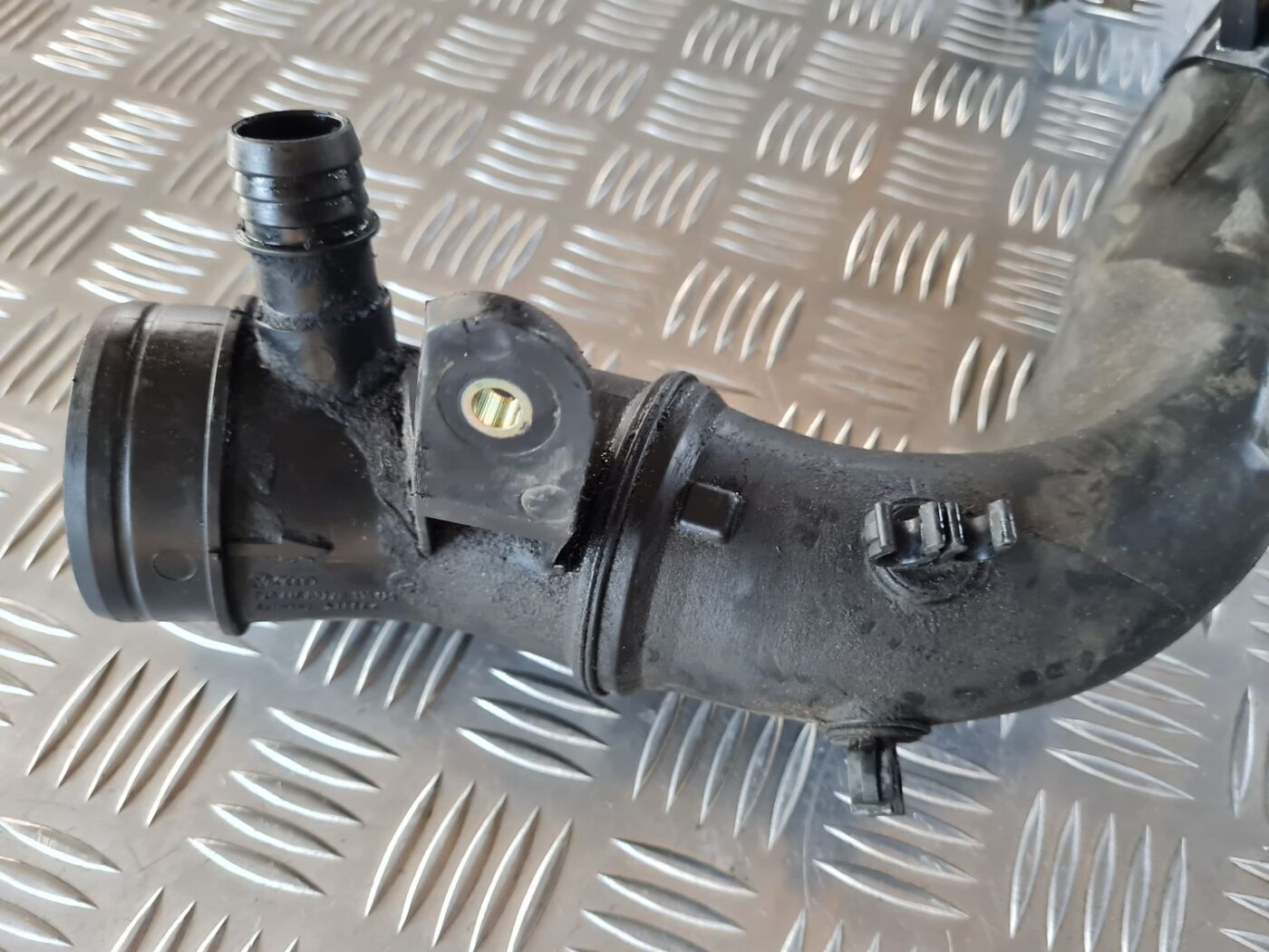 Gaisa filtra korpusa caurule priekš VW GOLF IV 1999 5 Gaisa filtra korpusa caurule priekš VW GOLF IV 1999