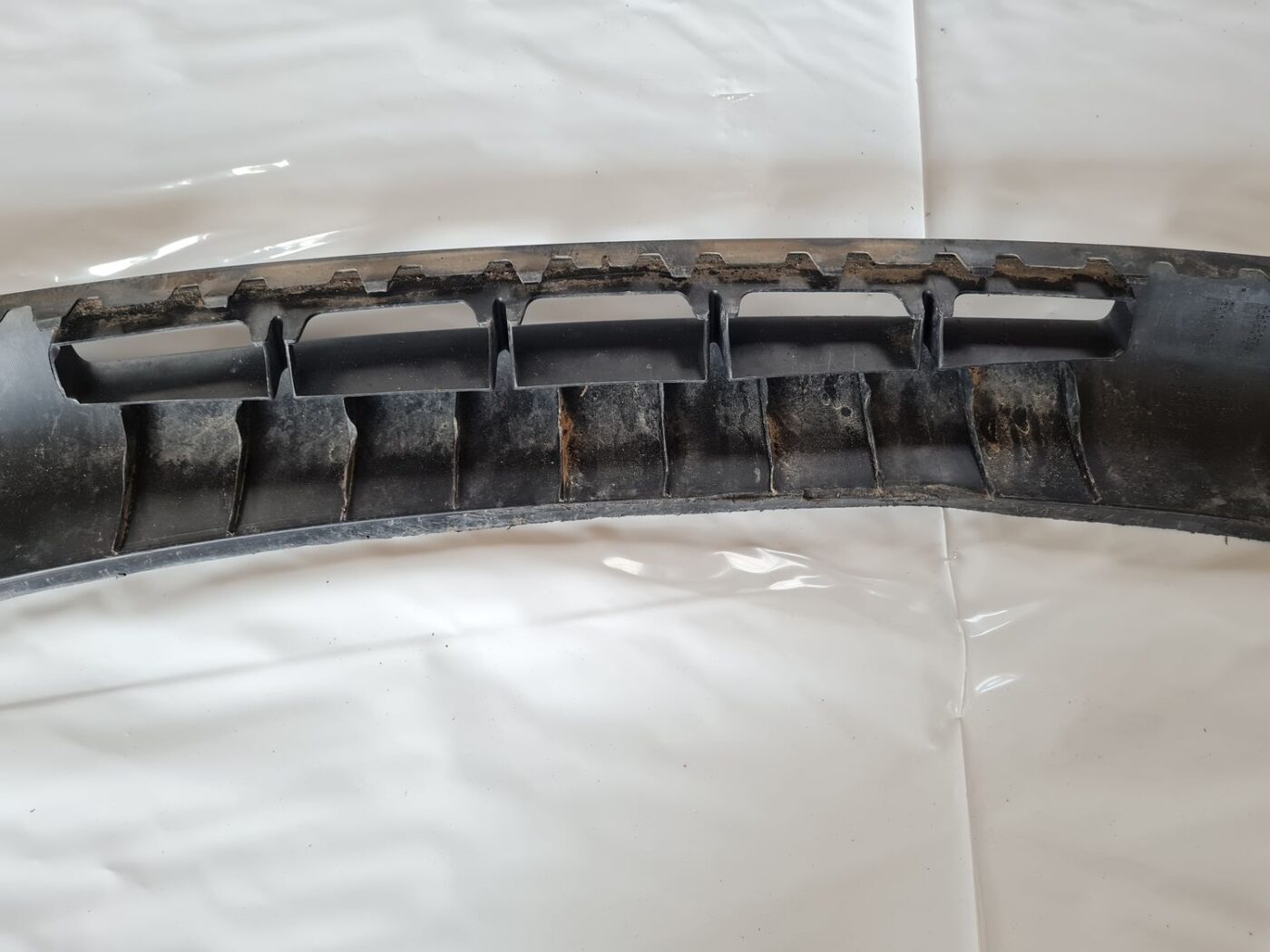 Bufera spoileris priekš VW GOLF IV 1999 6 Bufera spoileris priekš VW GOLF IV 1999