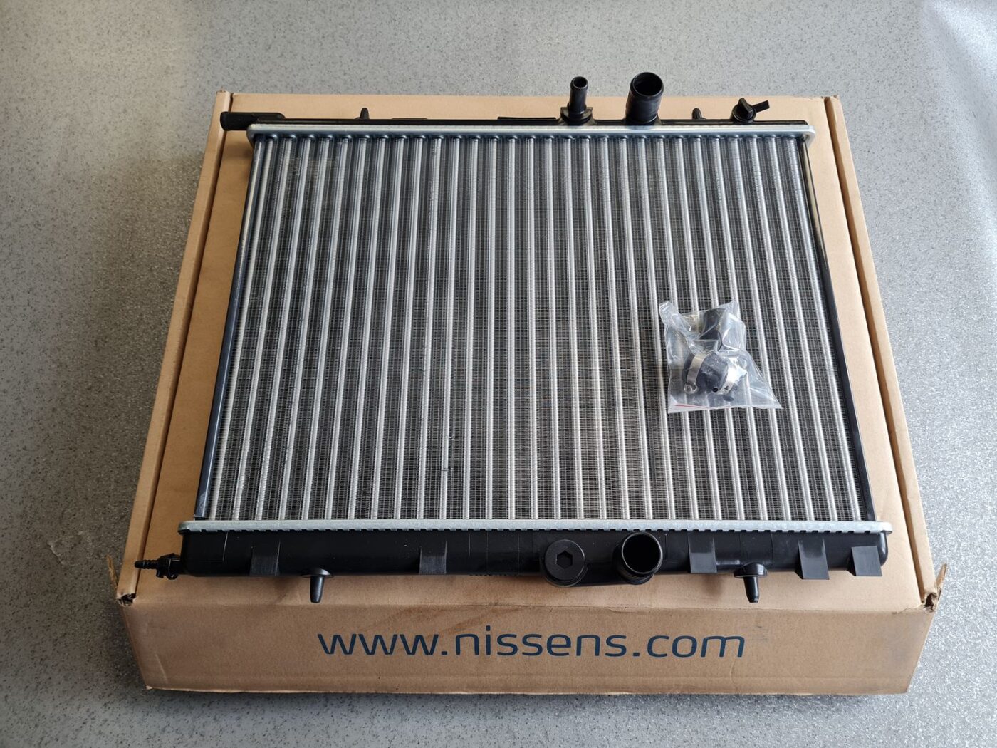 Dzesēšanas radiators priekš 1 Dzesēšanas radiators priekš