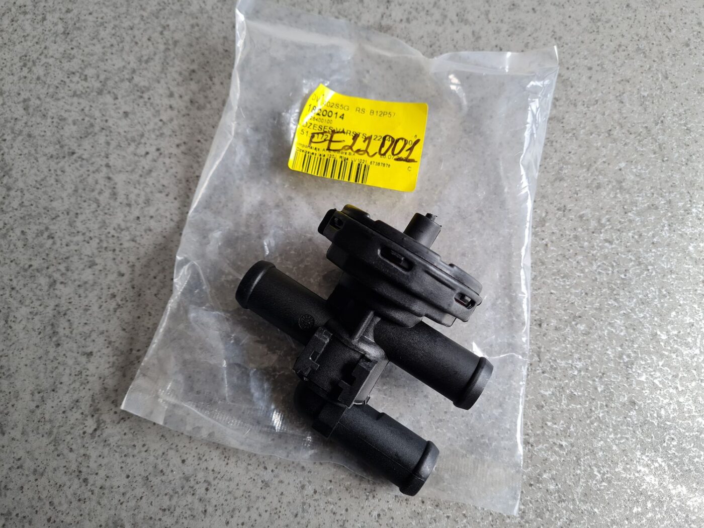 Apsildes radiatora vārsts priekš 2 Apsildes radiatora vārsts priekš